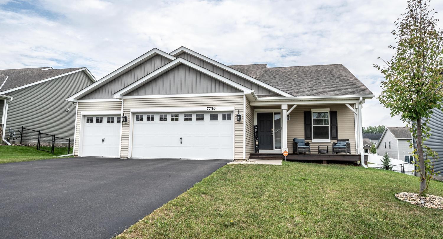 7739 206th St W, Lakeville, MN 55044