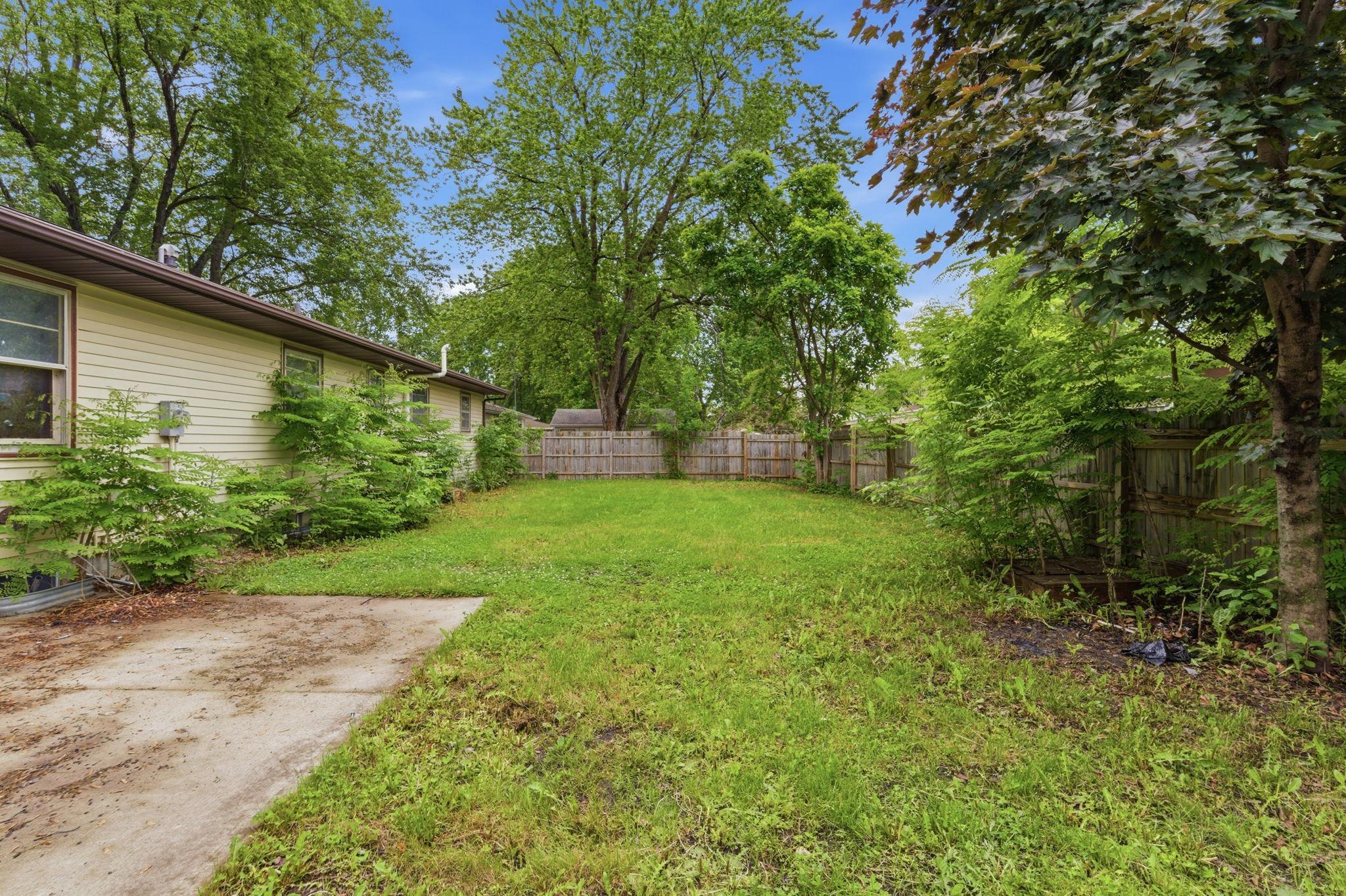 1308 10th St SW, Willmar, MN 56201
