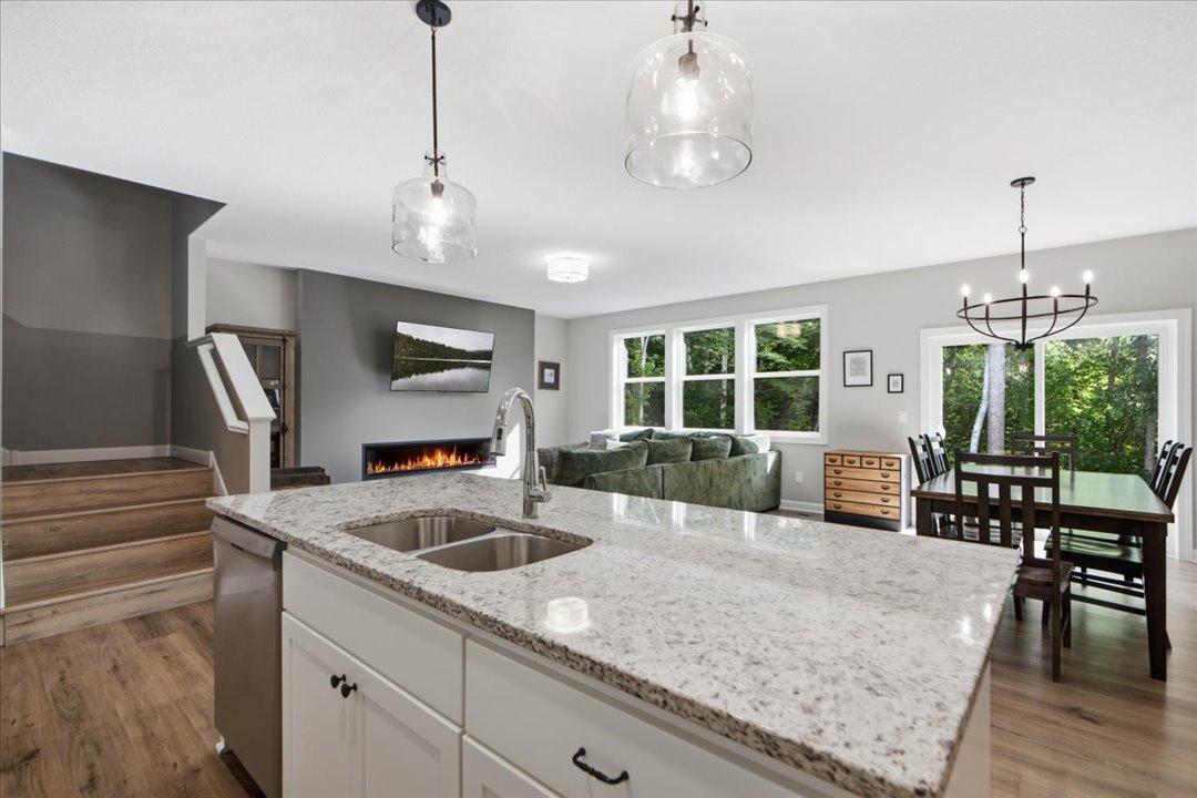31594 Green Scene Dr, Breezy Point, MN 56472