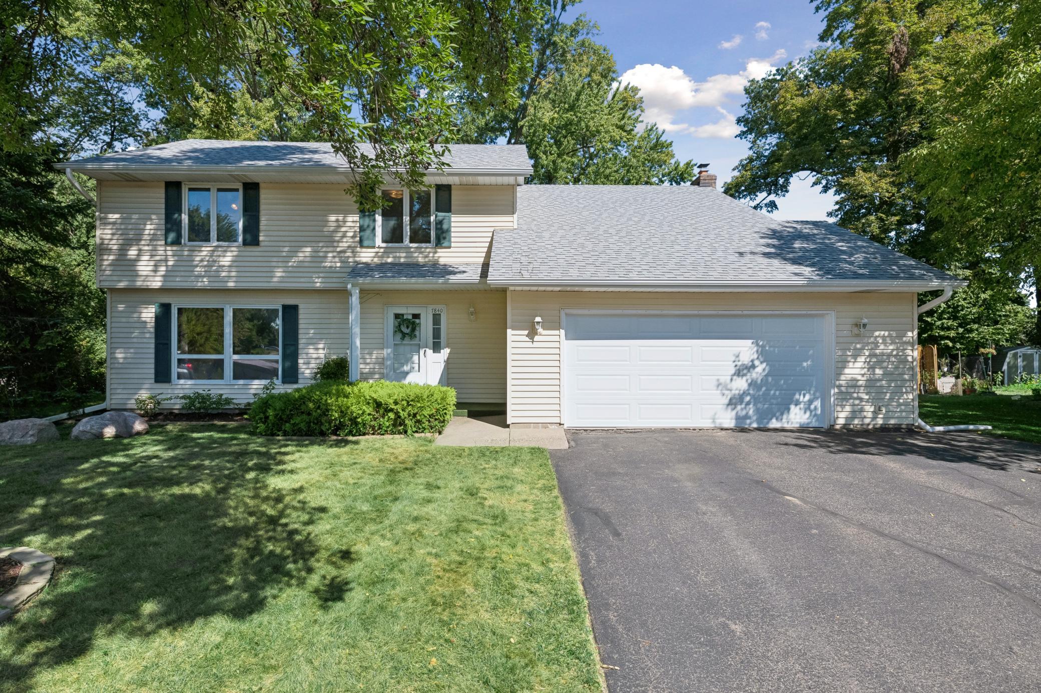 7840 W 100th St, Bloomington, MN 55438