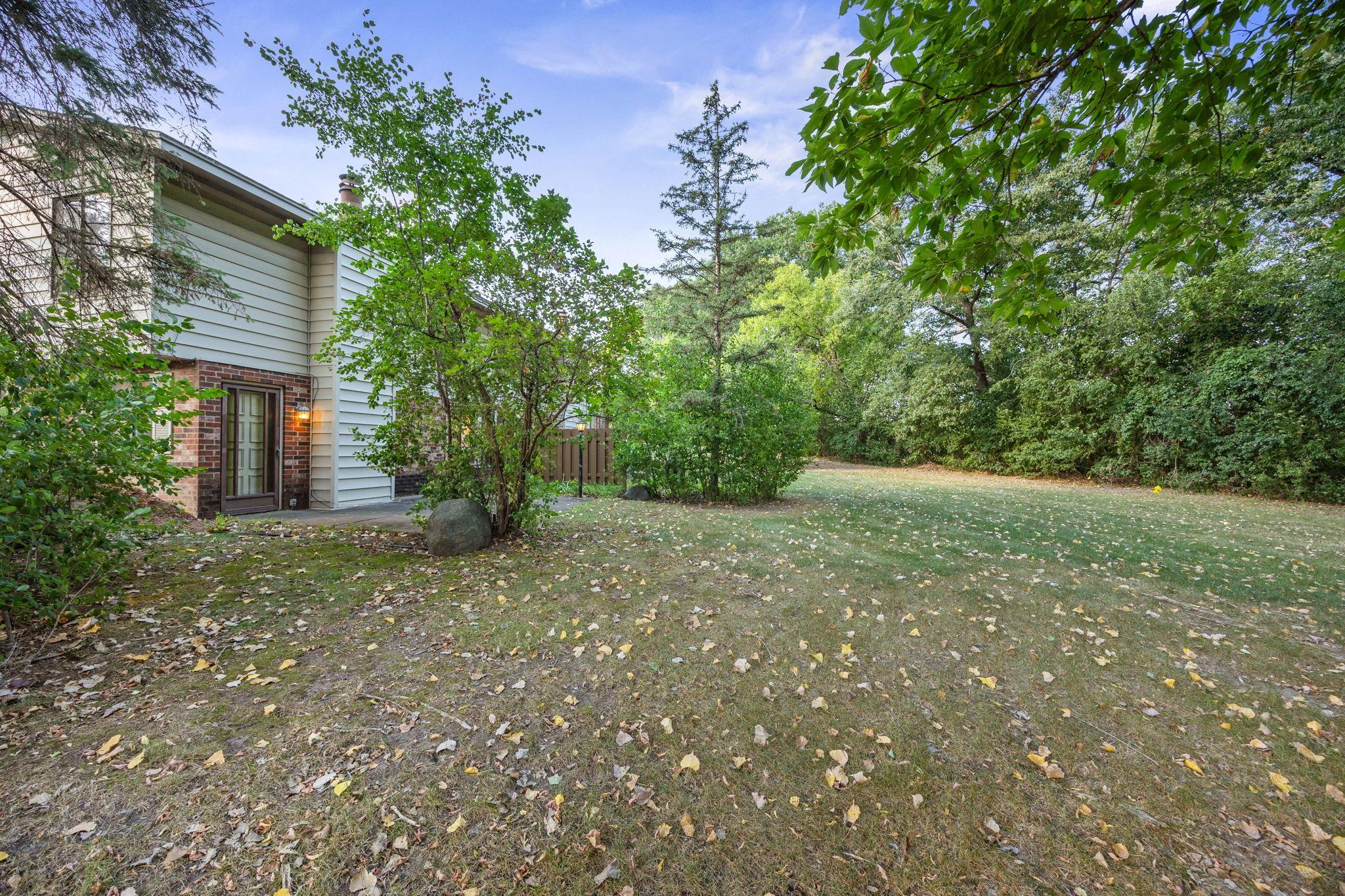 2241 Country Ln, Minnetonka, MN 55305