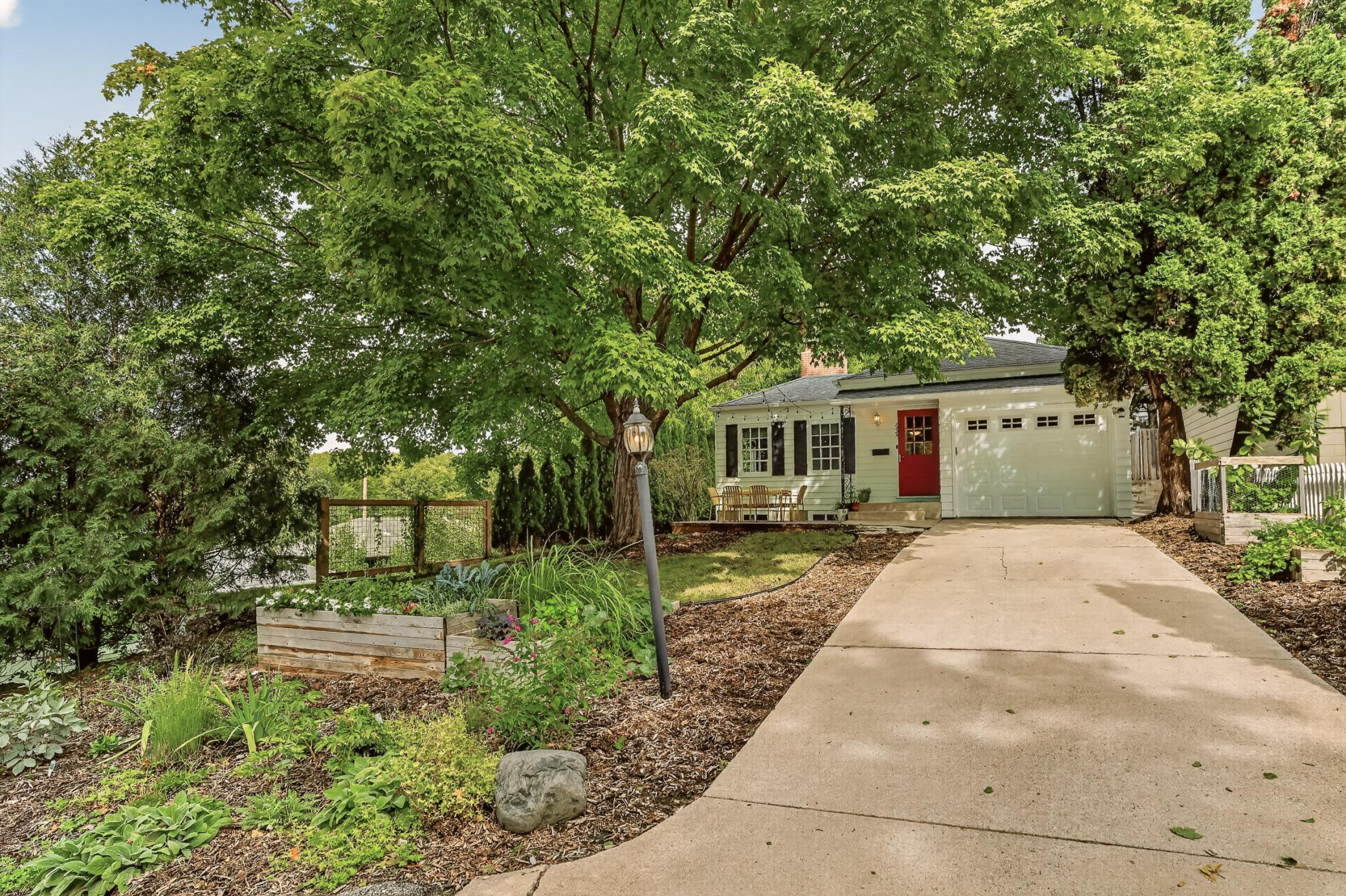 1325 8th St SW, Rochester, MN 55902