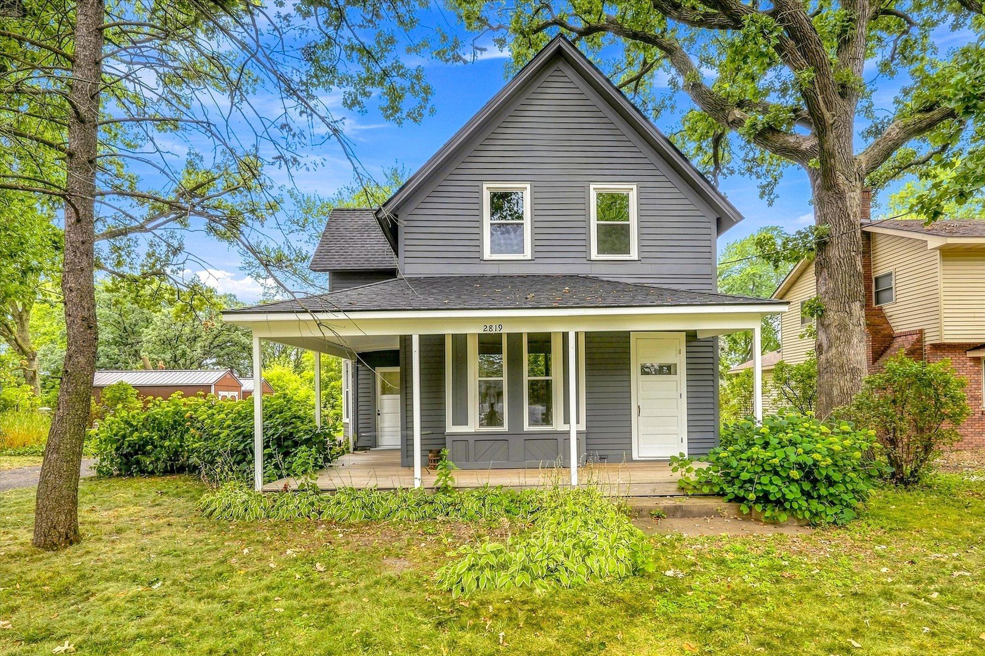 2819 Helen St N, North Saint Paul, MN 55109