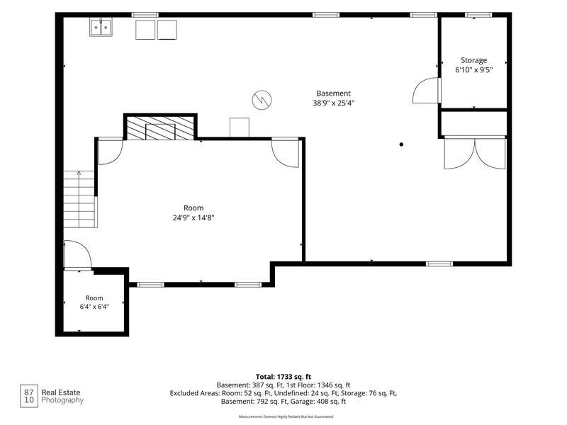 2430 Vale Crest Rd, Golden Valley, MN 55422