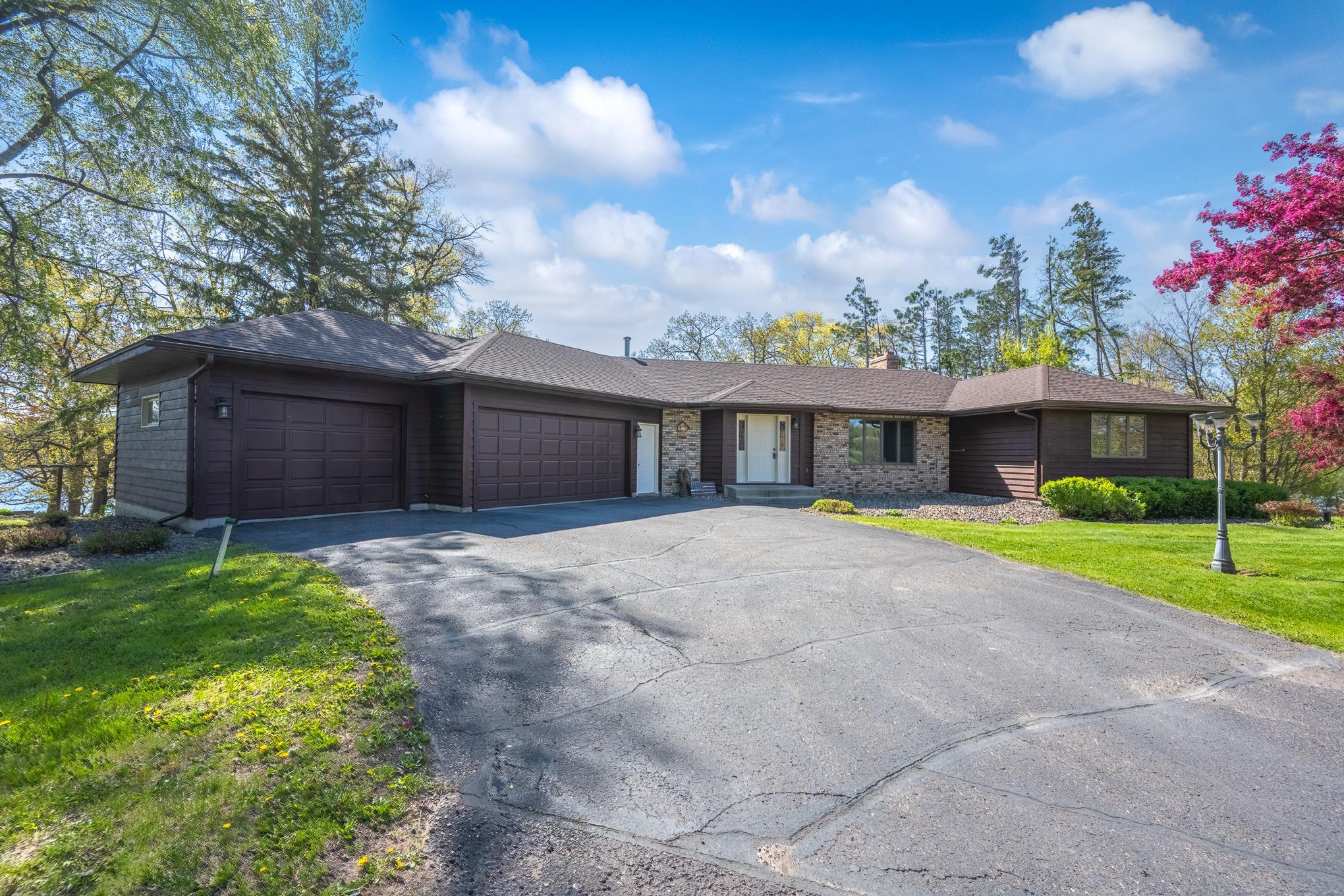 220 W Lower Pine Lake Ct, Star Prairie, WI 54026