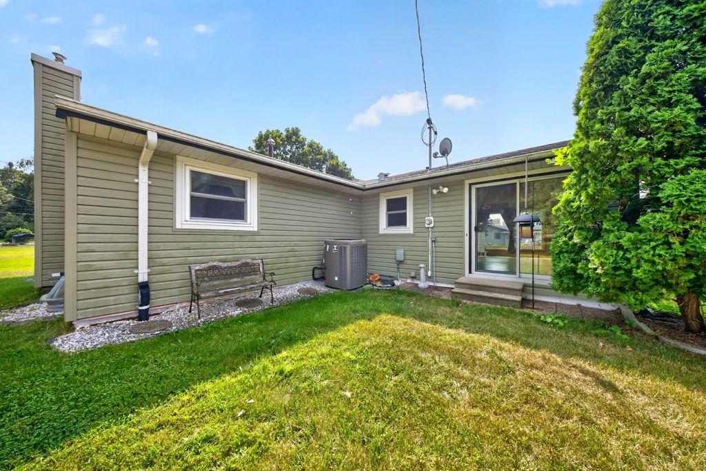 115 1st St SE, Plainview, MN 55964