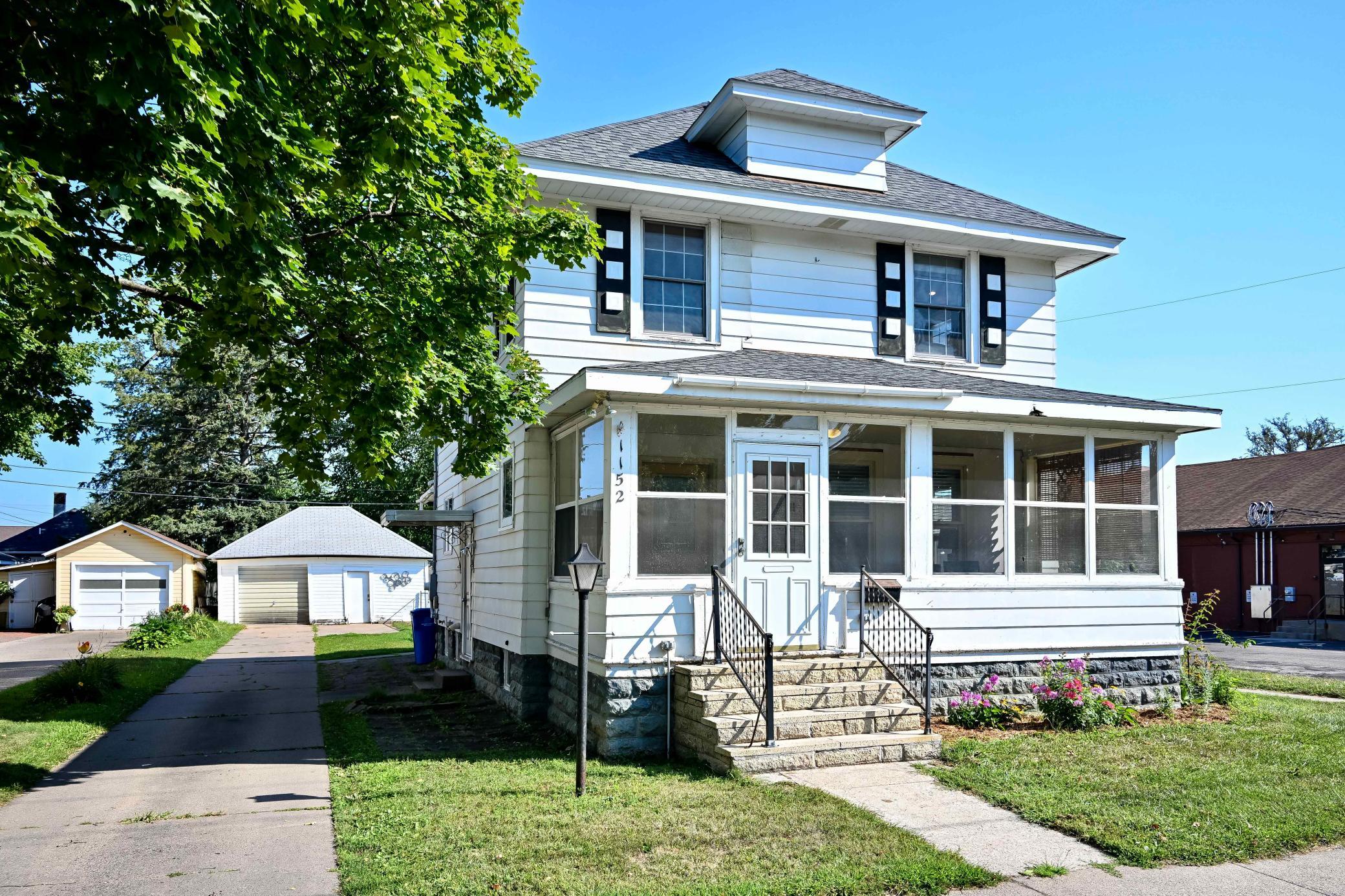 1152 W 5th St, Winona, MN 55987