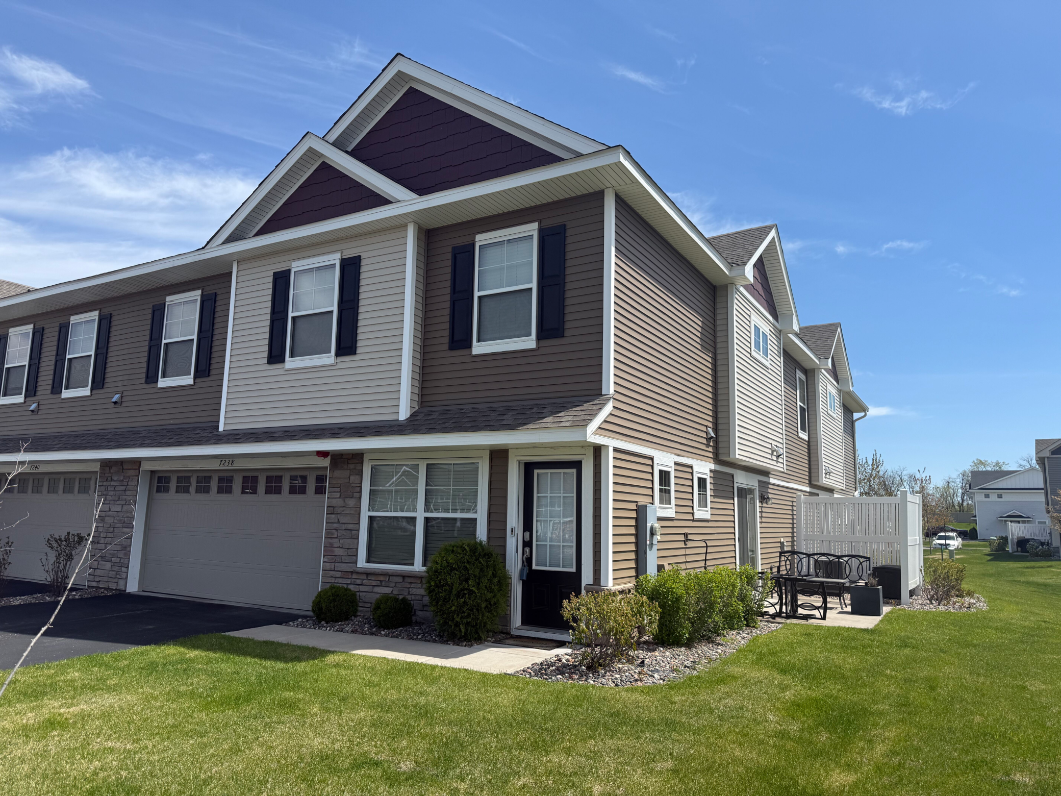 7238 Dora Dr, Hugo, MN 55038