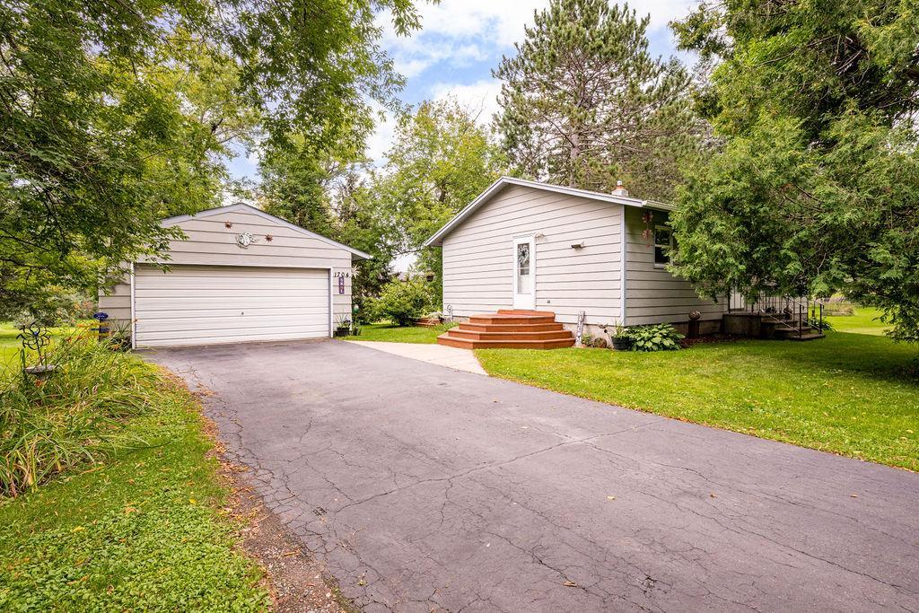 1704 Doddridge Ave, Cloquet, MN 55720