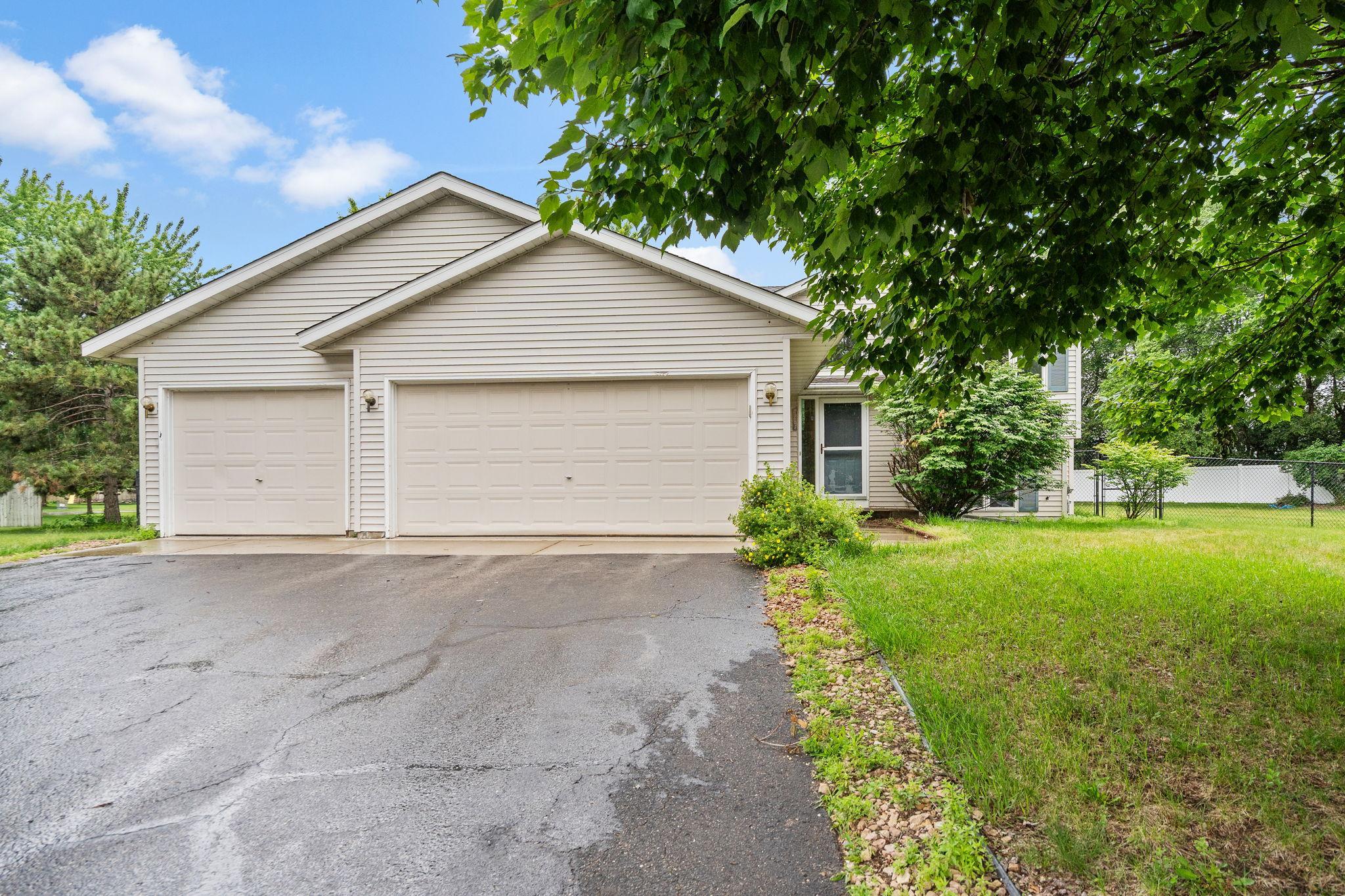 6284 Corwin Ct, Inver Grove Heights, MN 55076