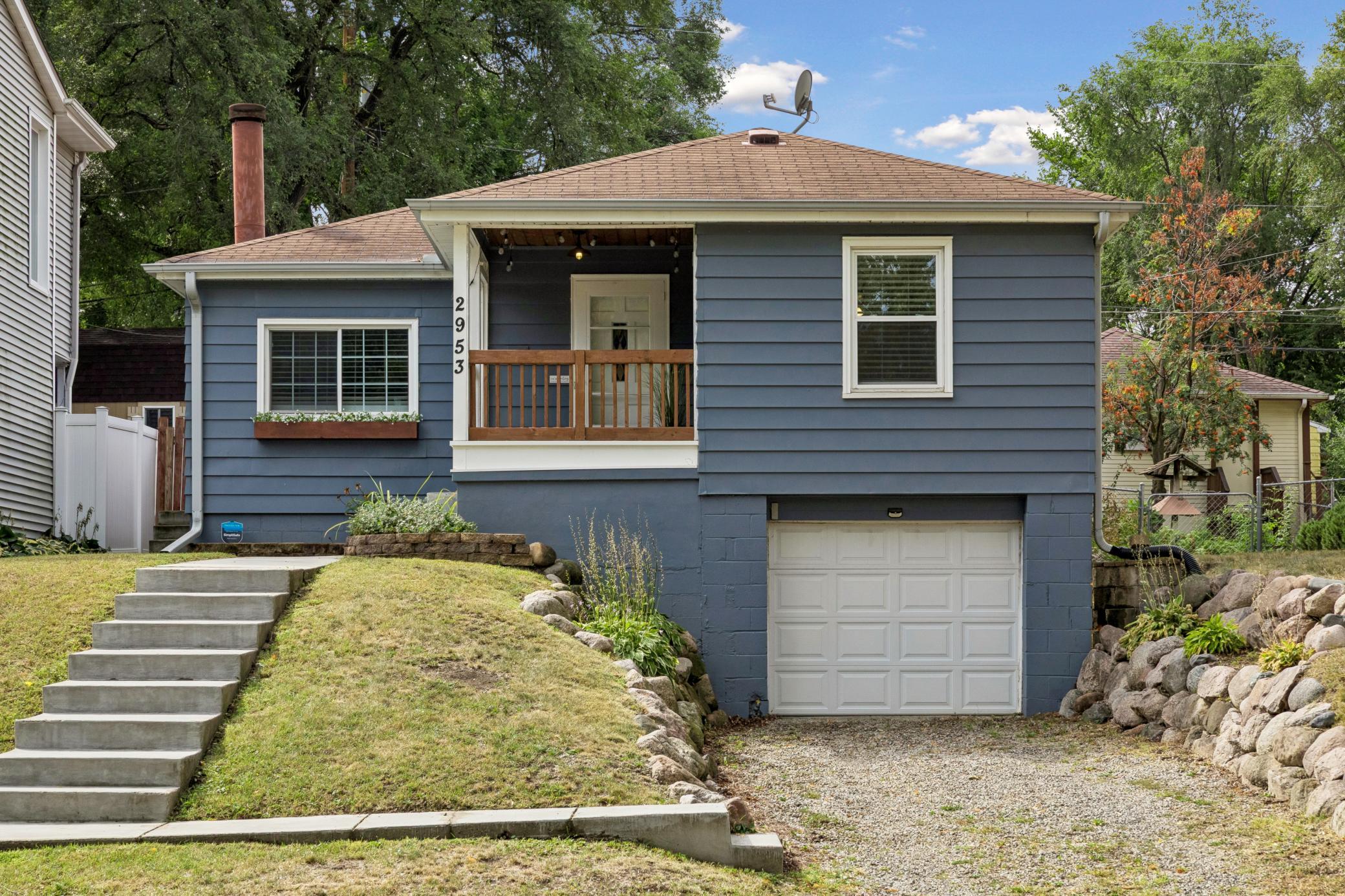 2953 Ewing Ave N, Robbinsdale, MN 55422