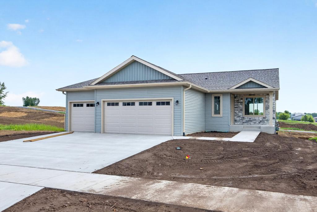 6176 Cody Ln NW, Rochester, MN 55901