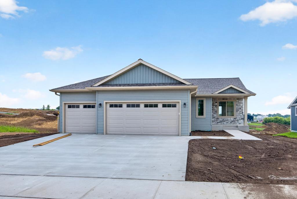 6176 Cody Ln NW, Rochester, MN 55901