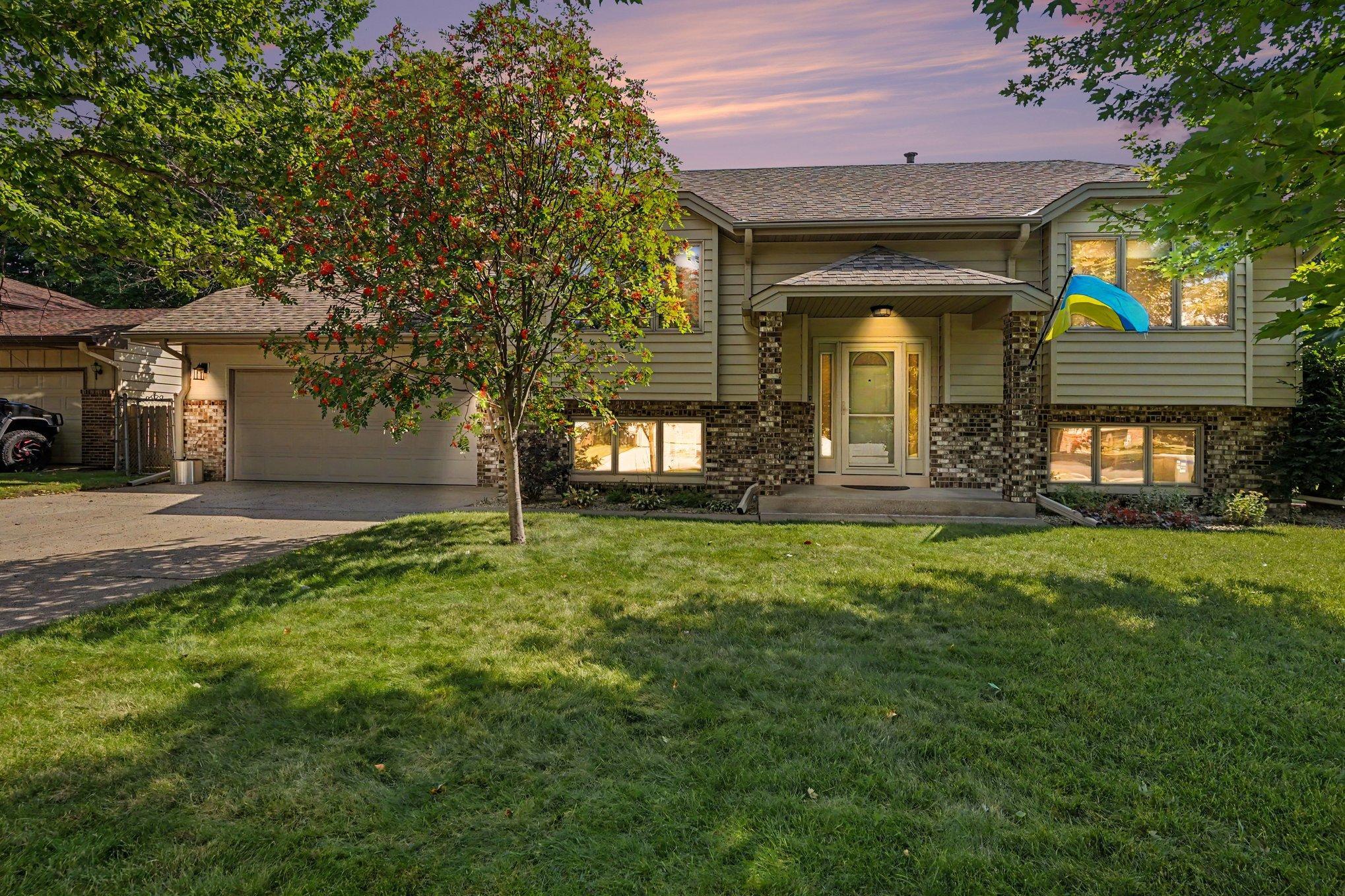 5624 Pascal St, Shoreview, MN 55126