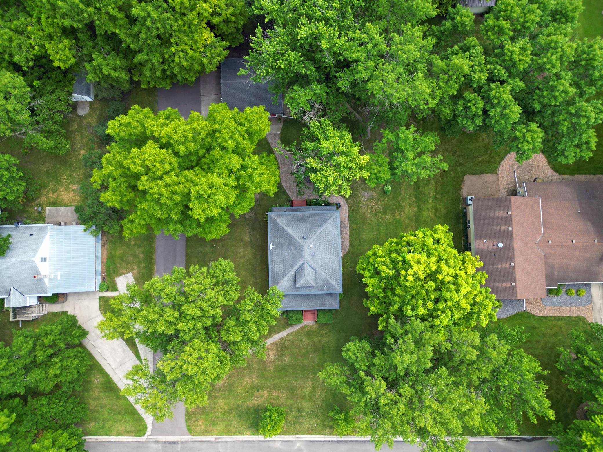 411 7th St E, Hector, MN 55342