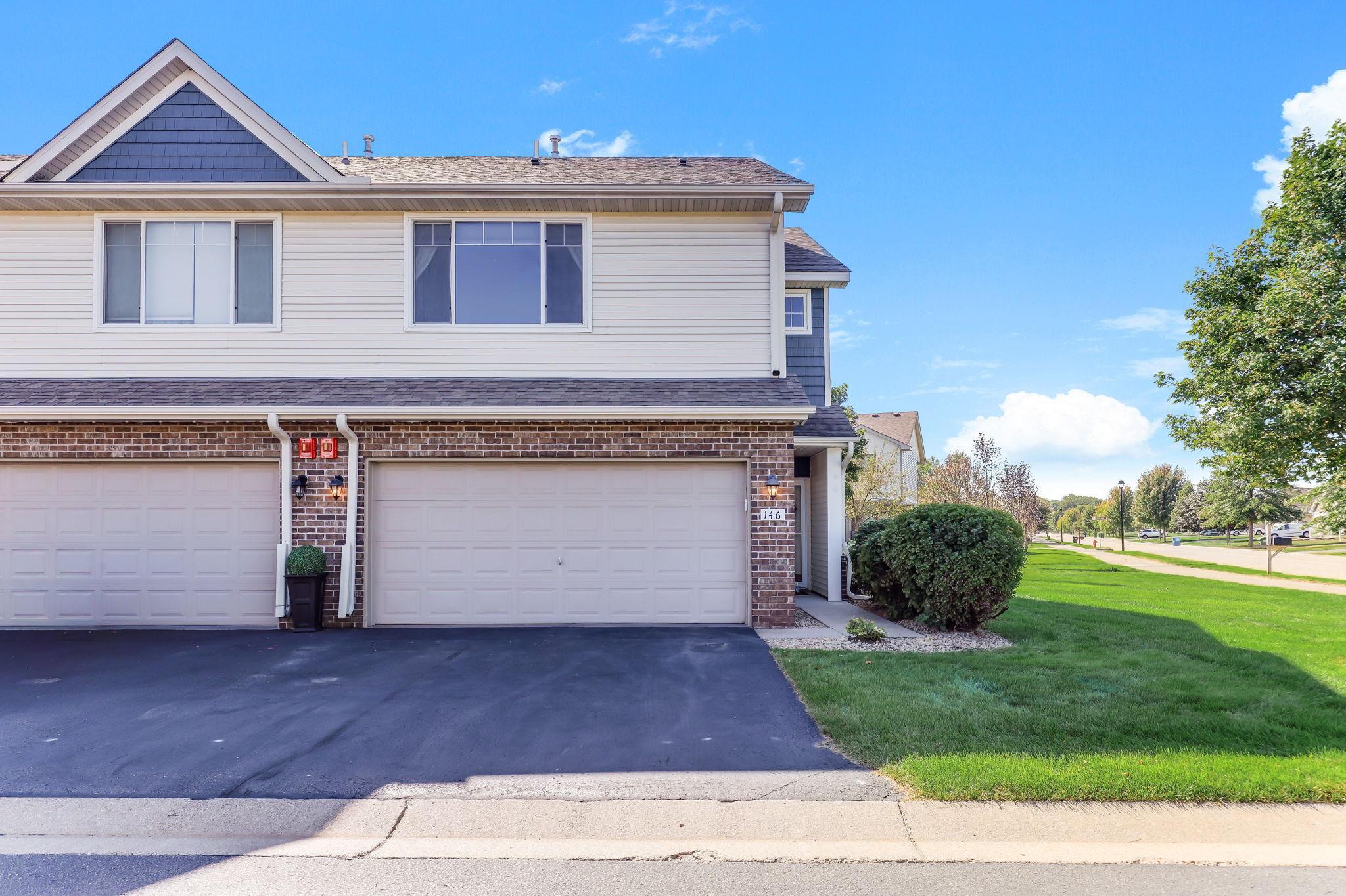 146 Shetland Ln, Lino Lakes, MN 55014