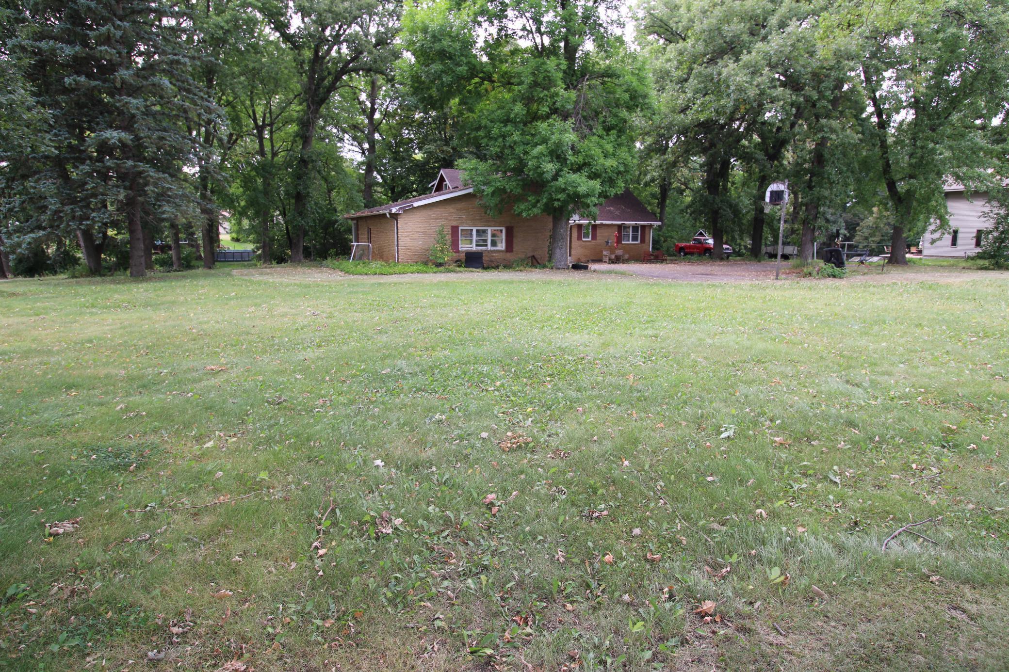 543 5th Ave NE, Melrose, MN 56352