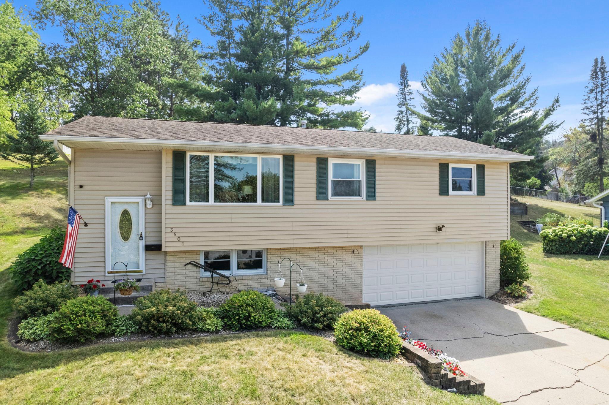 3501 Graves Dr, Red Wing, MN 55066