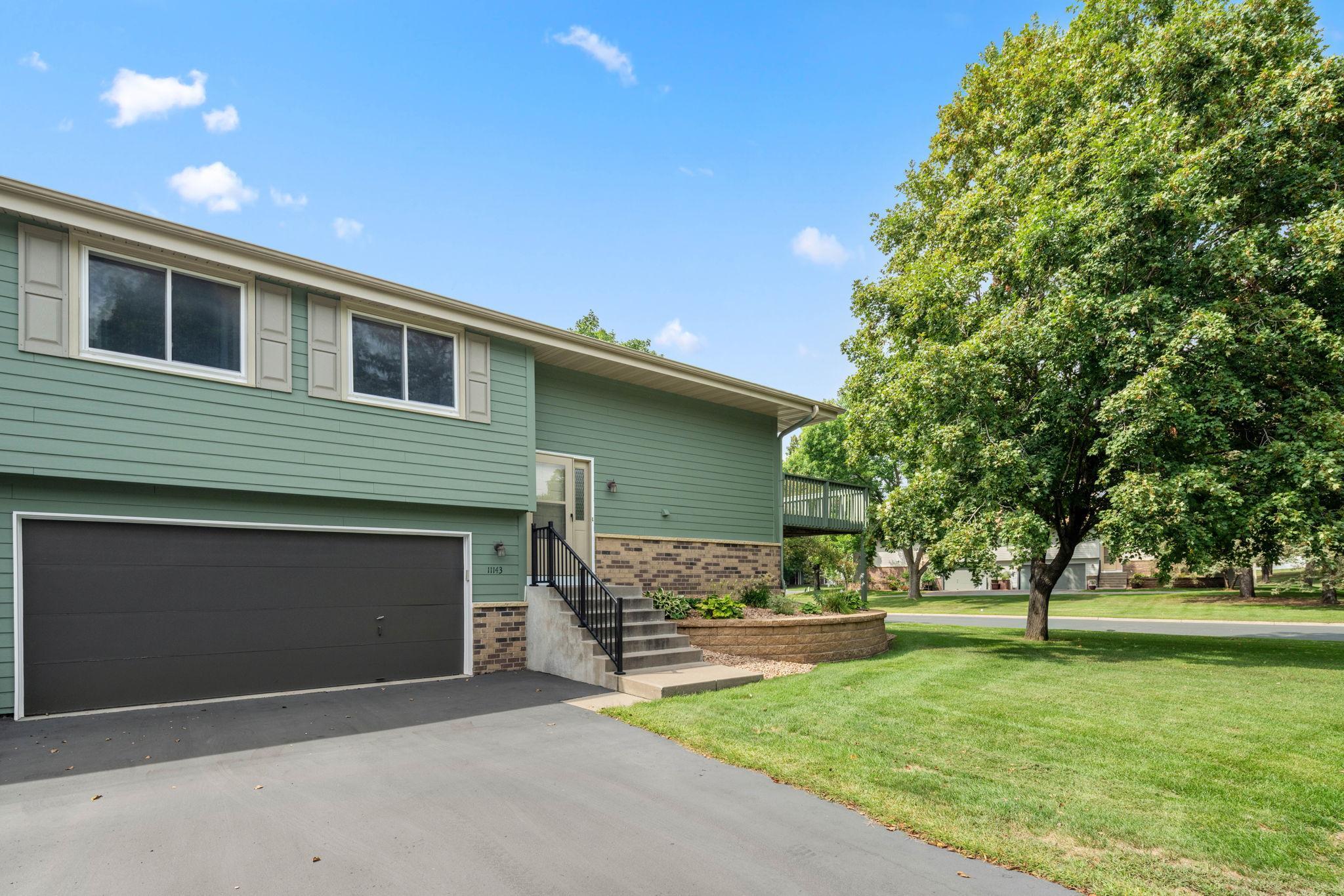 11143 Vessey Cir, Bloomington, MN 55437
