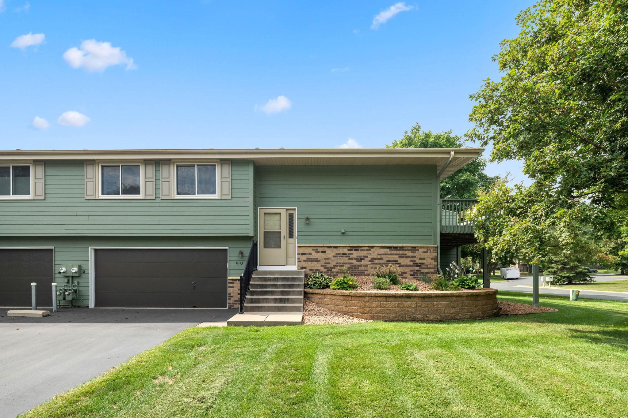 11143 Vessey Cir, Bloomington, MN 55437
