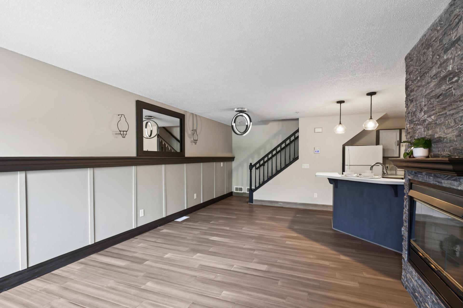 464 Heartland Ct, Chanhassen, MN 55317