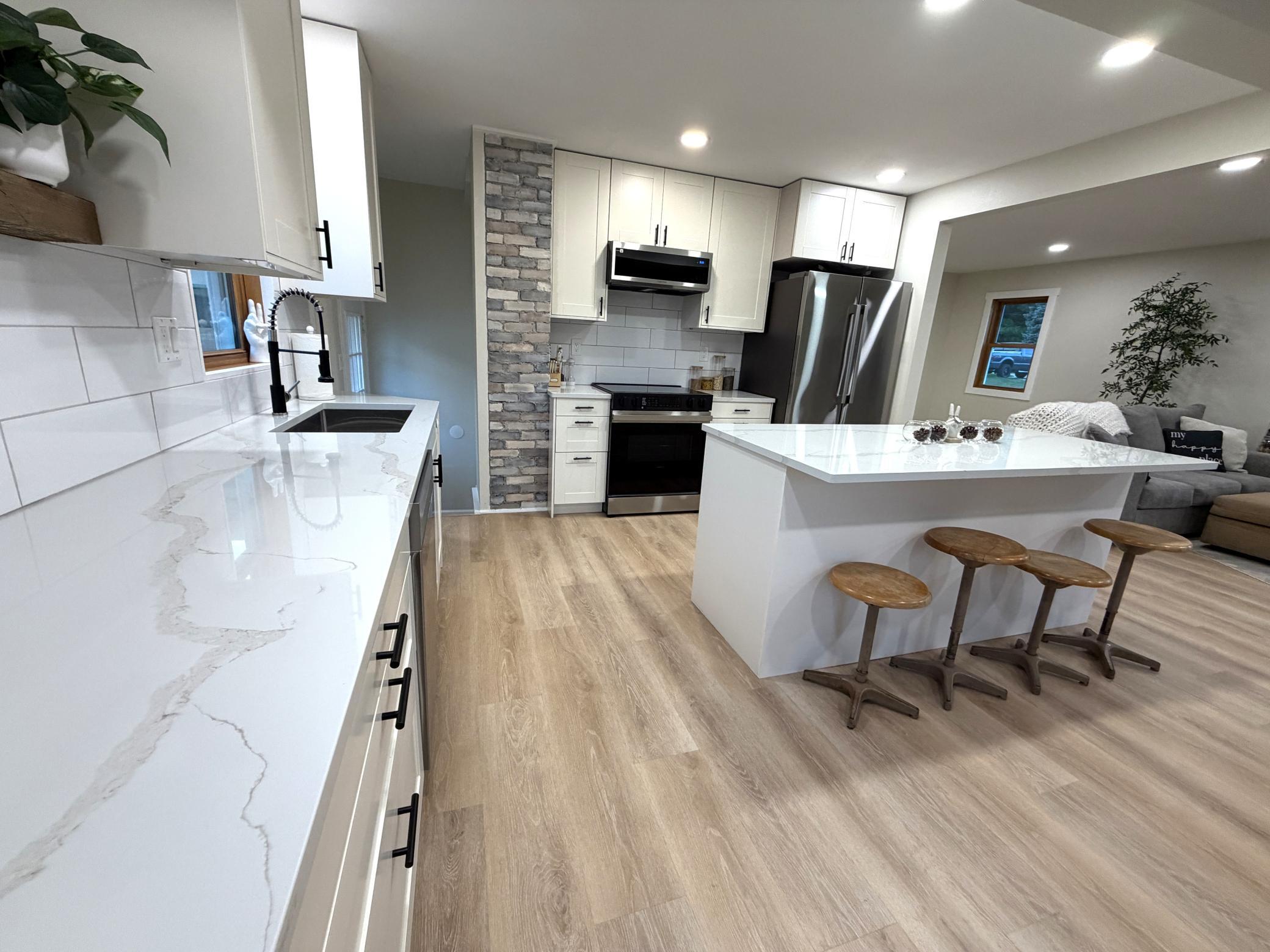 727 S 7th St, La Crescent, MN 55947