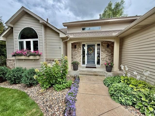 16080 Harmony Trl, Lakeville, MN 55044