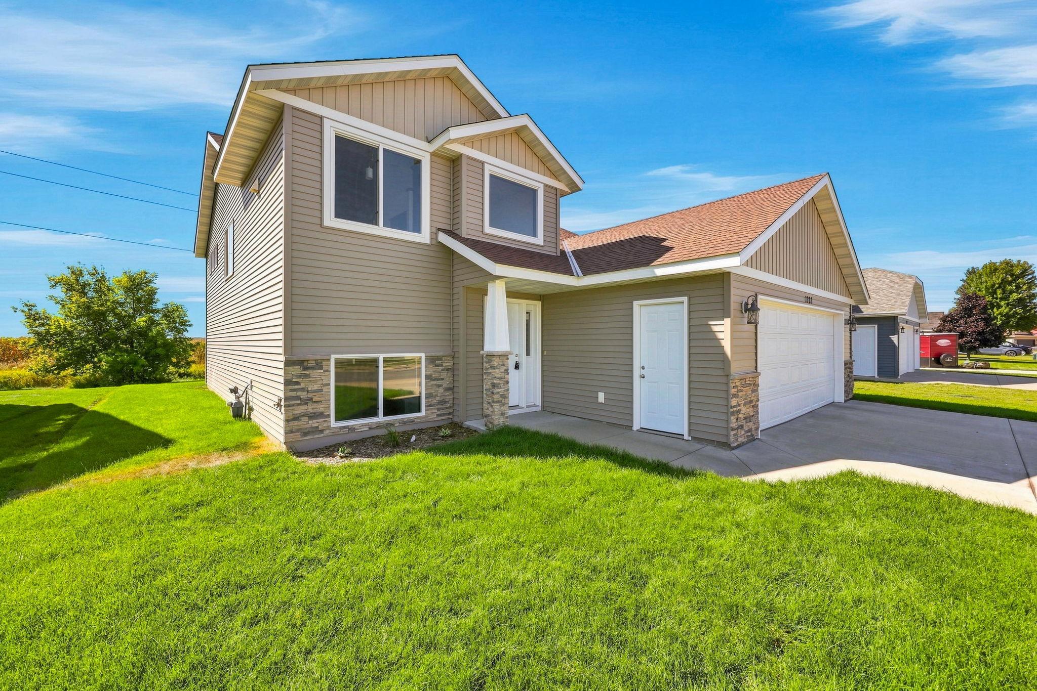 1121 Yellowstone Ave, Saint Cloud, MN 56303