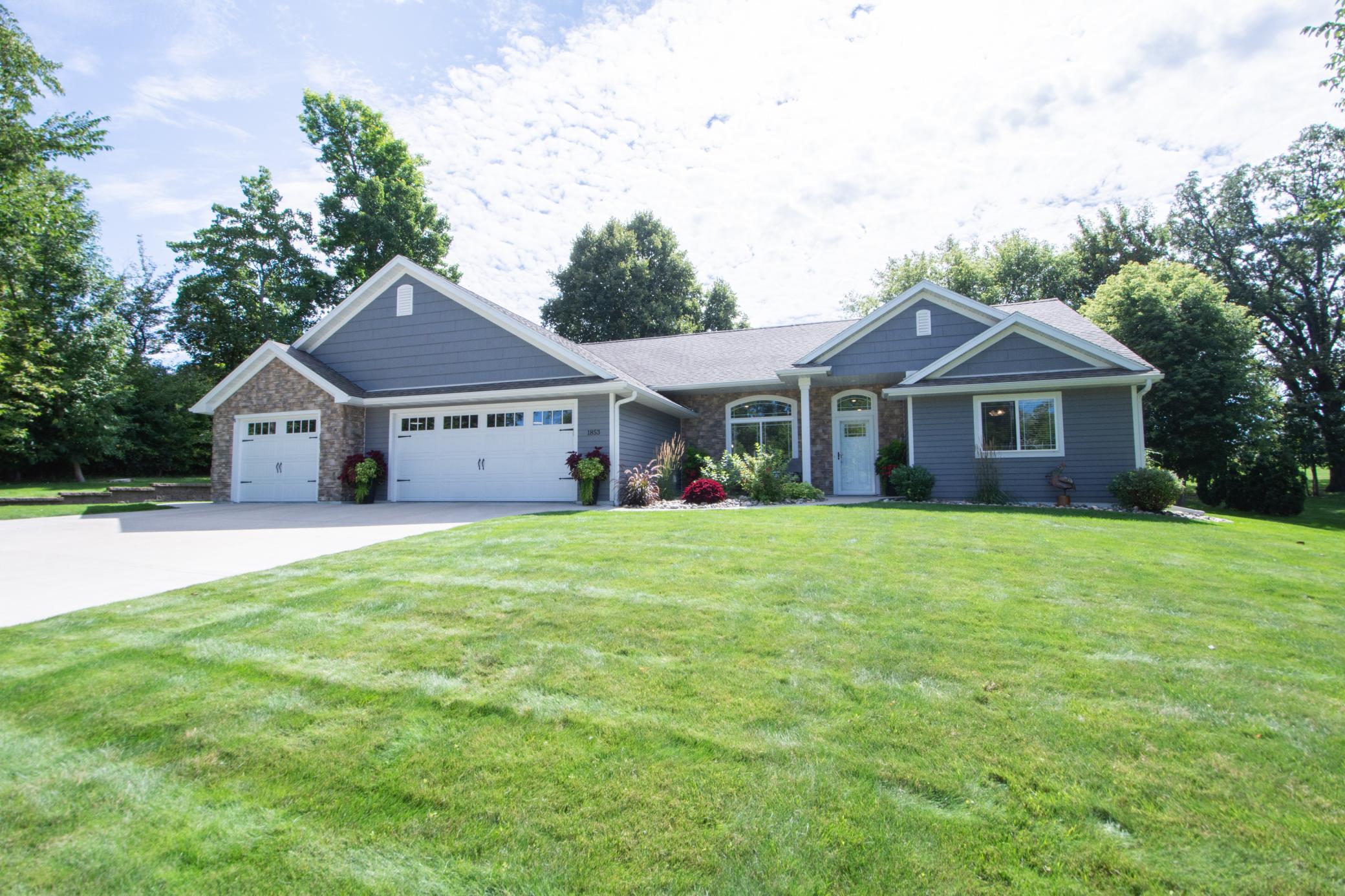 1853 Aspen Dr, Detroit Lakes, MN 56501