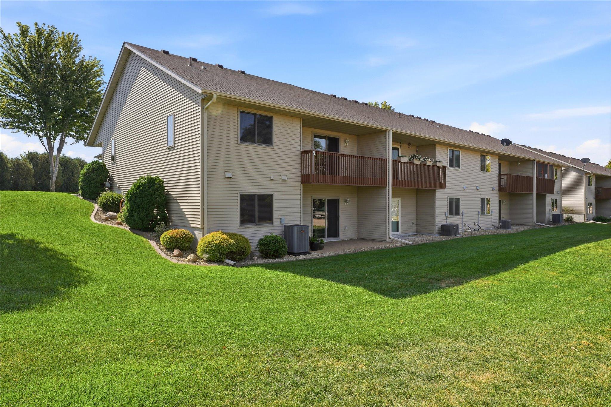 1421 Roberts Rd, Buffalo, MN 55313