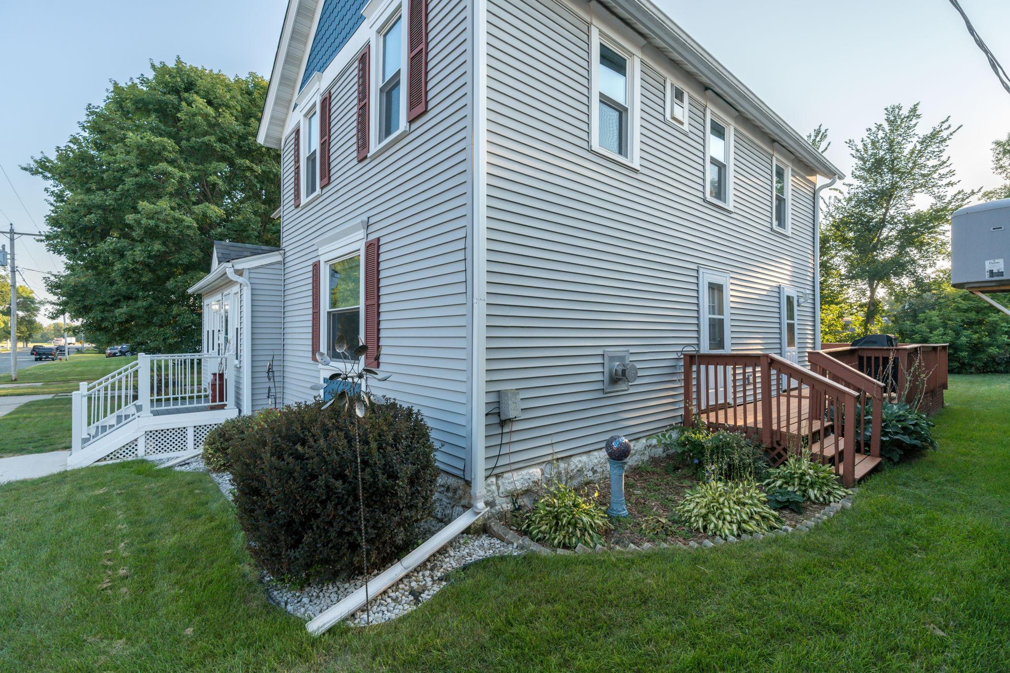 404 1st St S, Montgomery, MN 56069