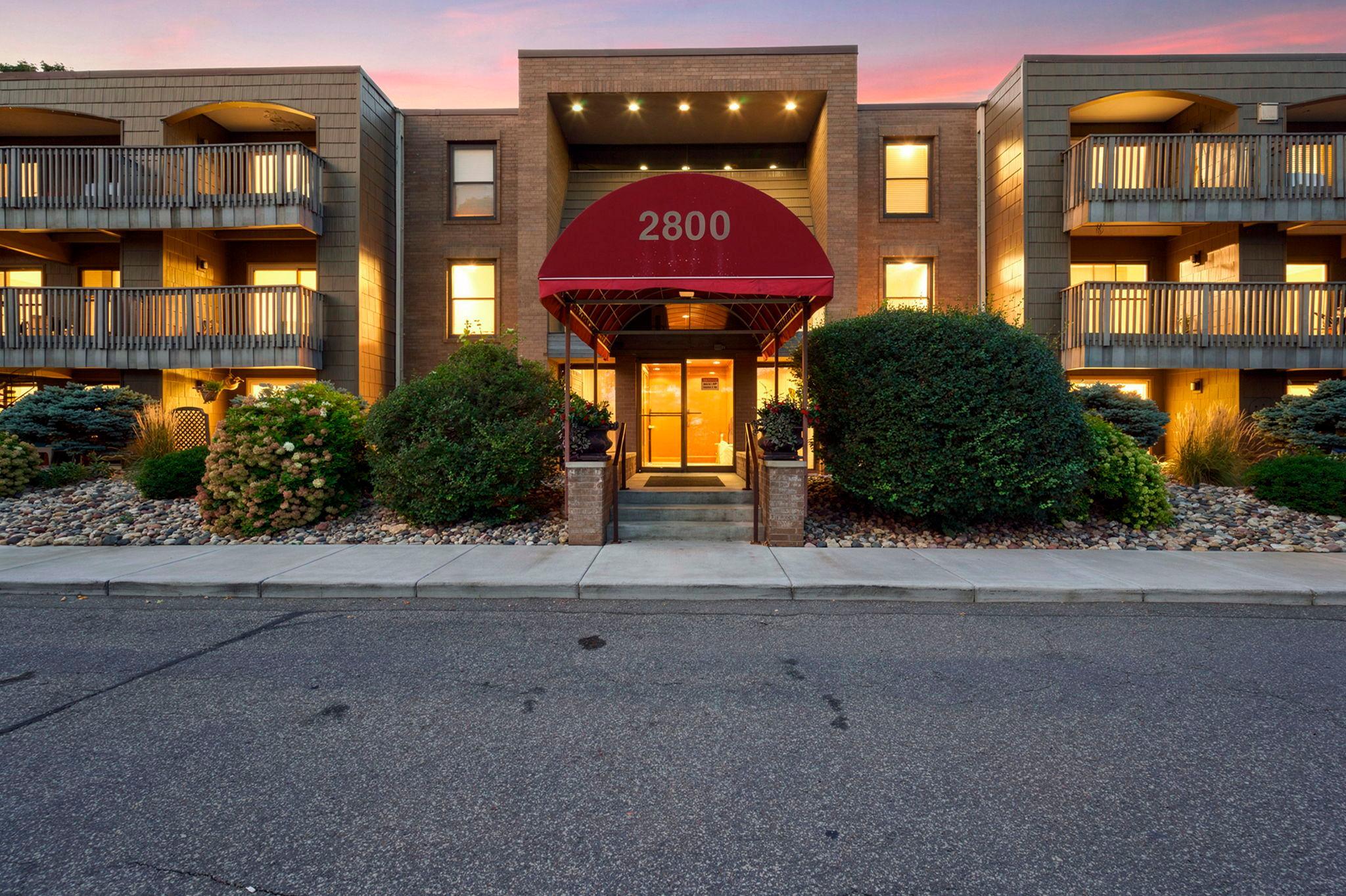 2800 Hamline Ave N #311, Roseville, MN 55113