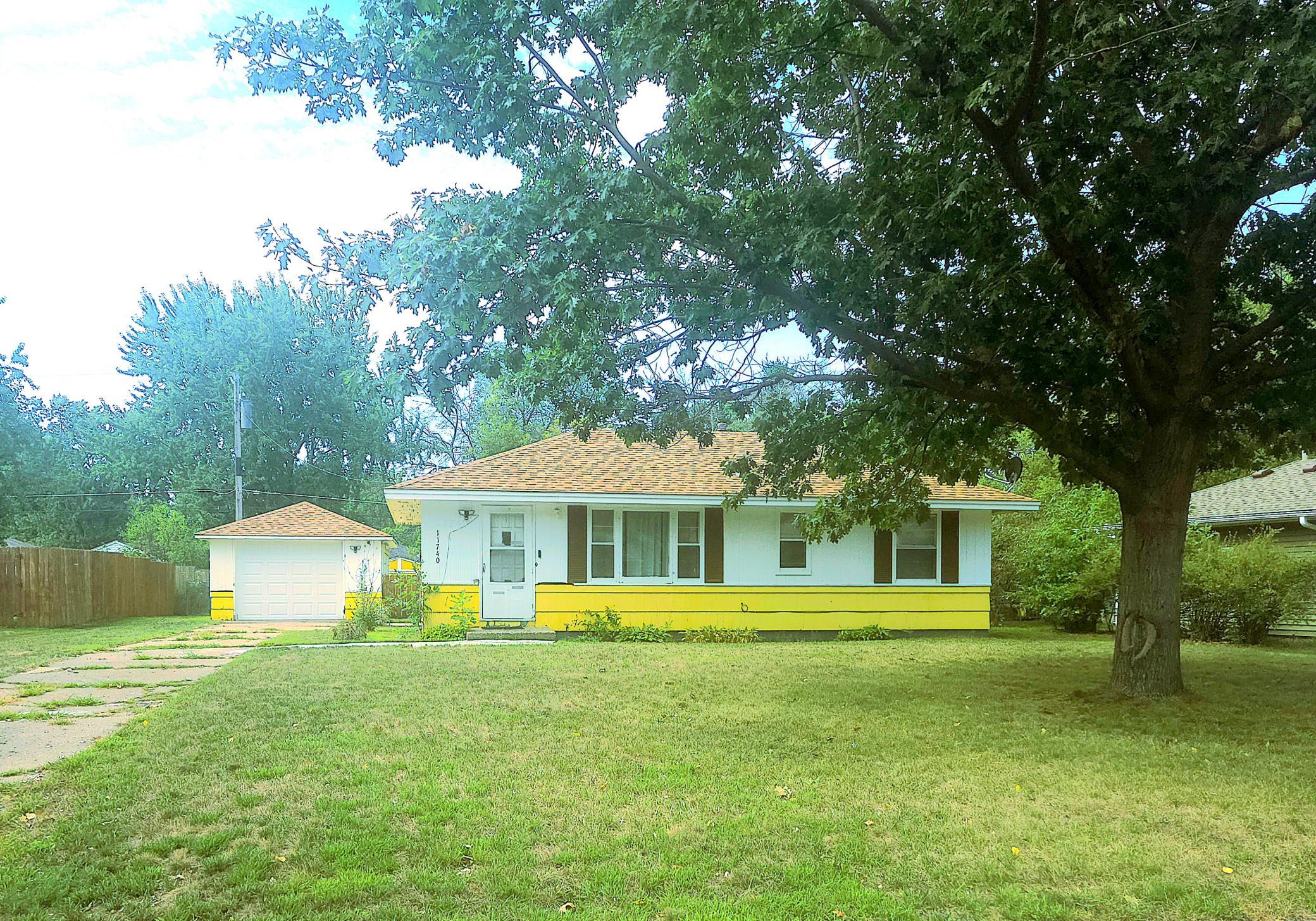 11740 Ilex St NW, Coon Rapids, MN 55448