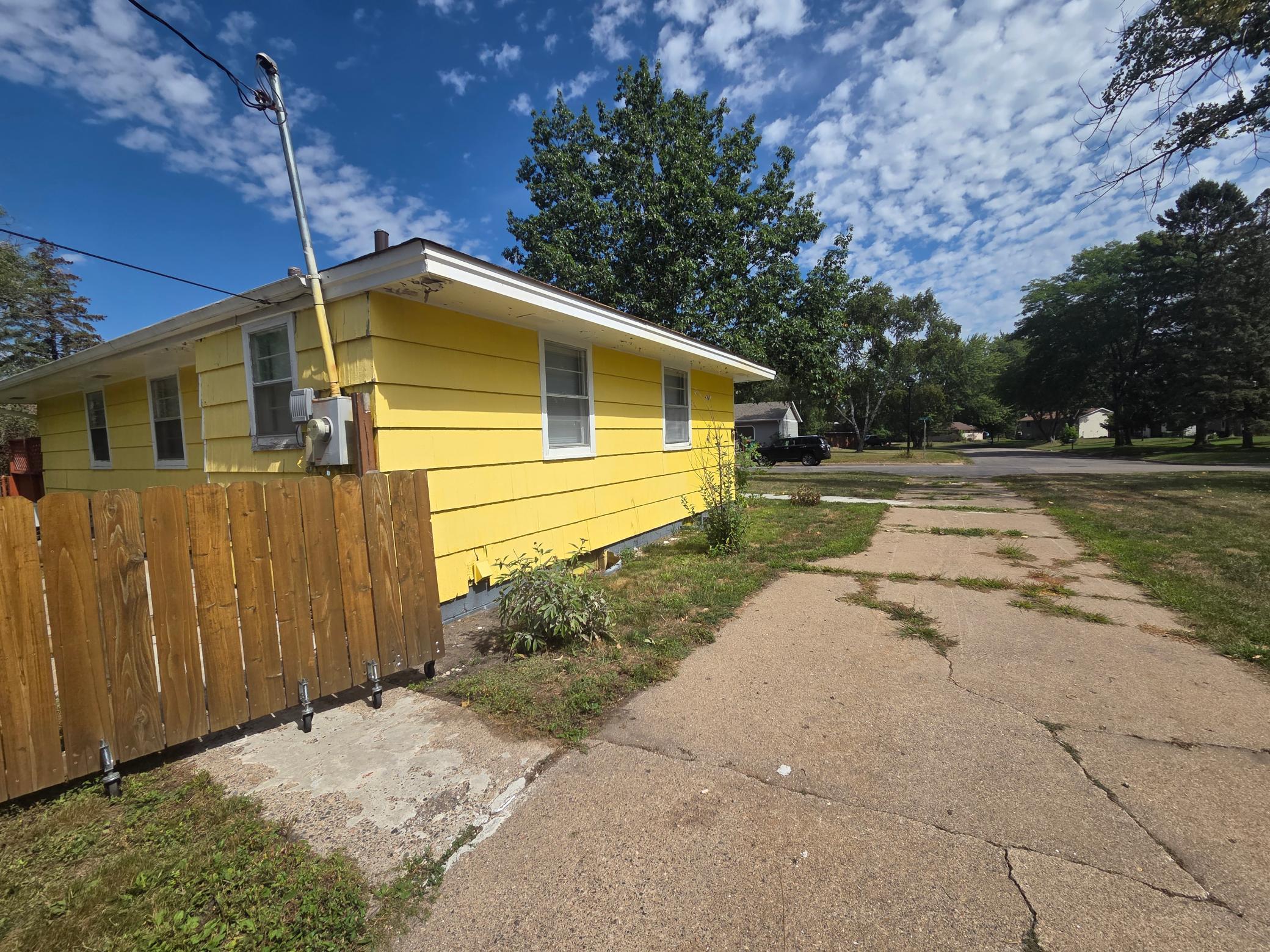11740 Ilex St NW, Coon Rapids, MN 55448