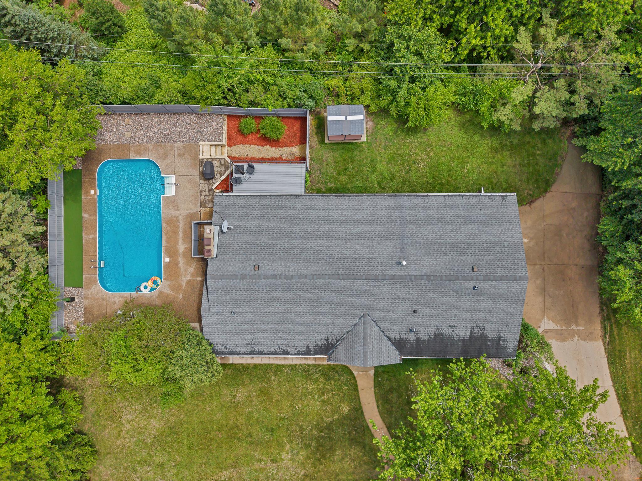7001 Lanham Ln, Edina, MN 55439