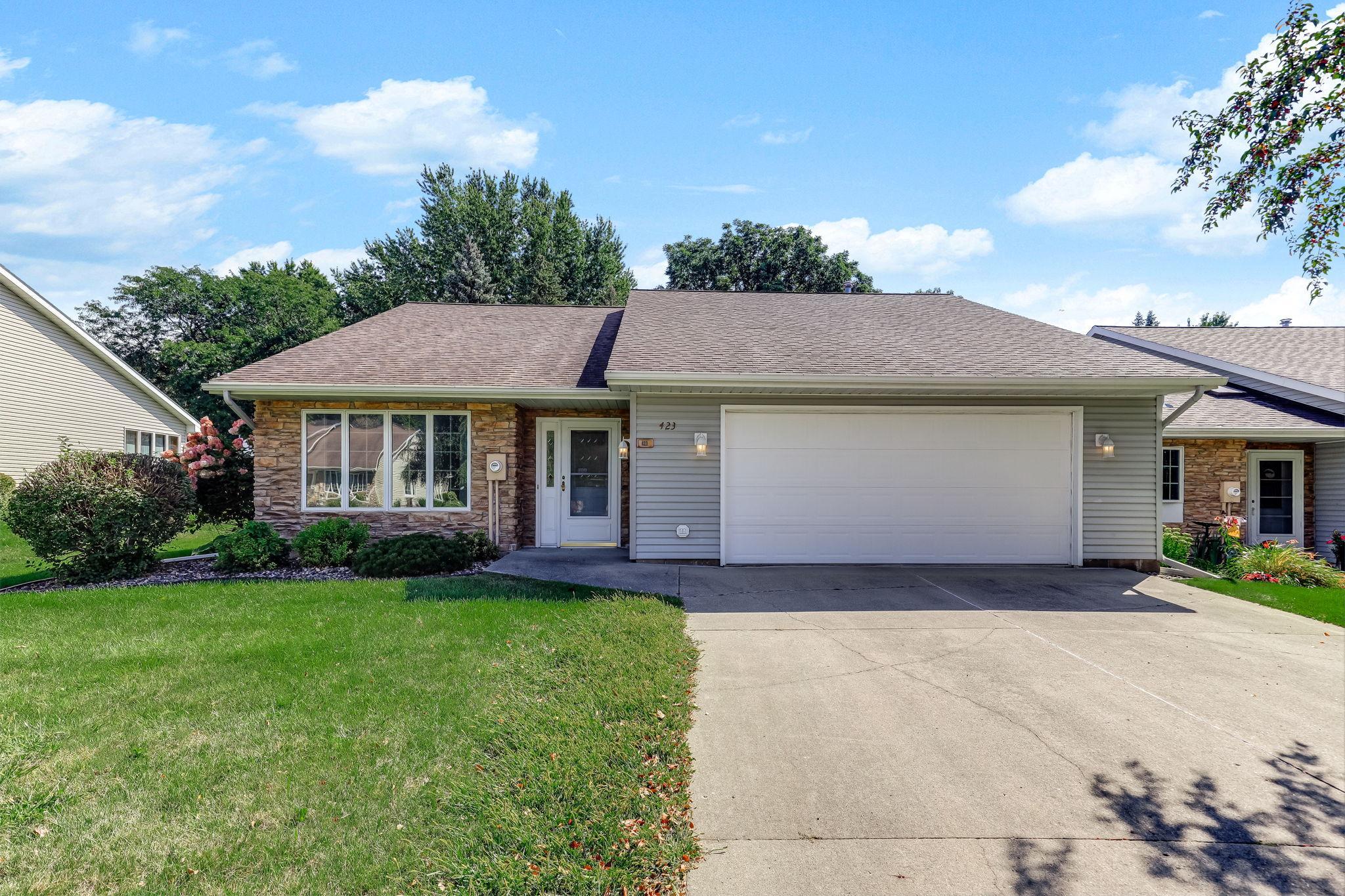 423 Tischler Ave SE, Faribault, MN 55021