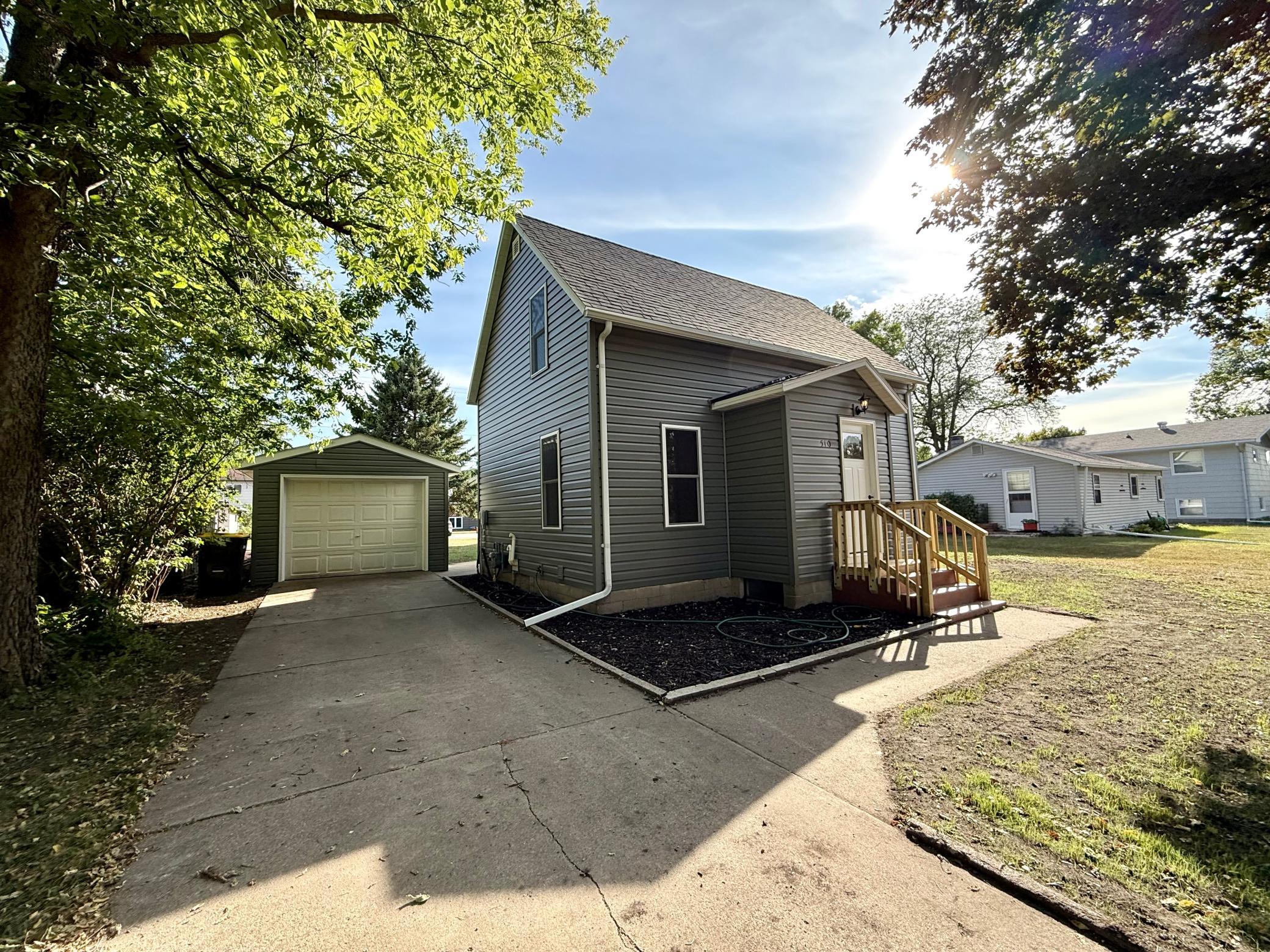 510 E Plum St, Redwood Falls, MN 56283