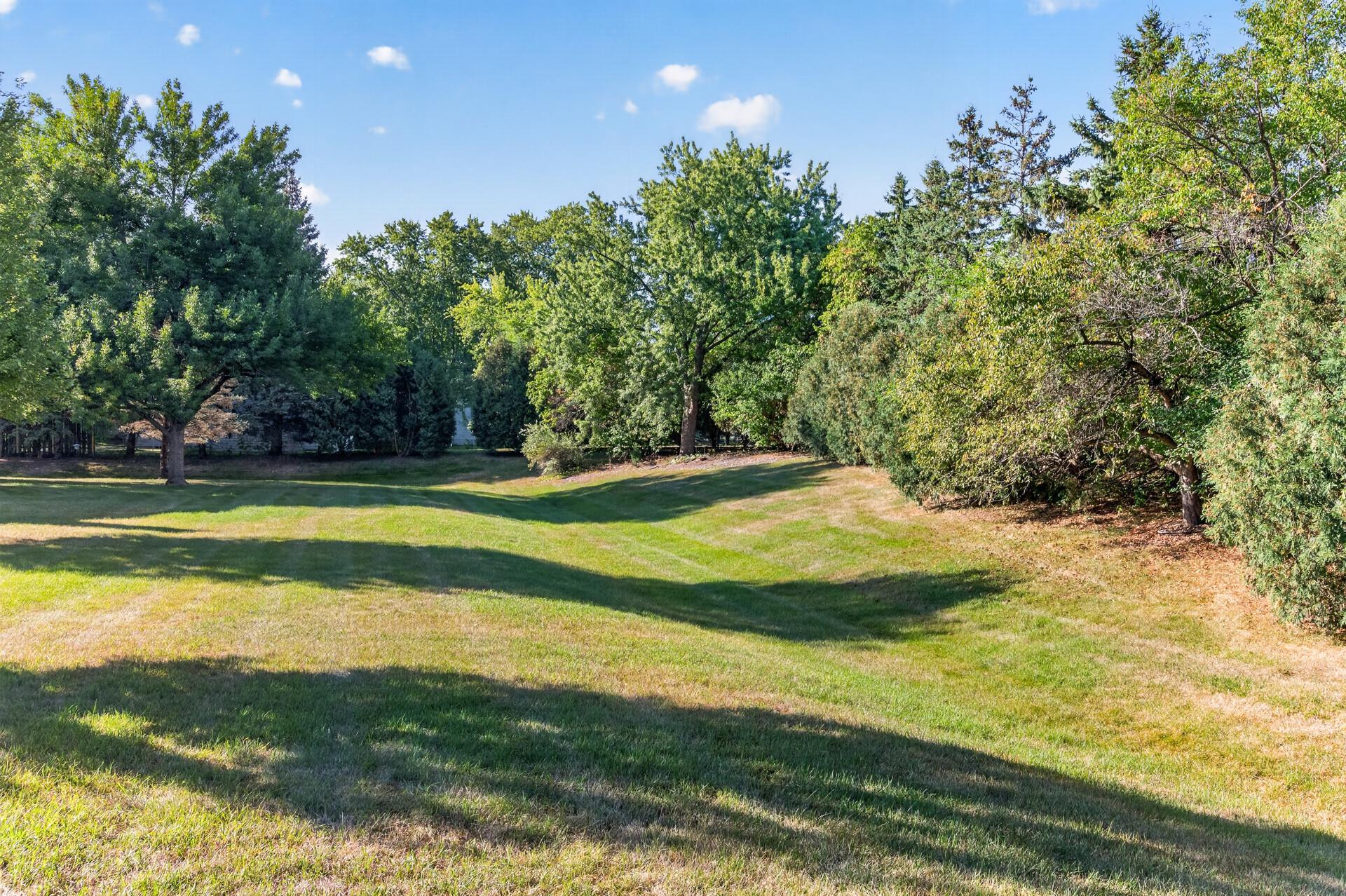 3630 Gershwin Ln N, Oakdale, MN 55128