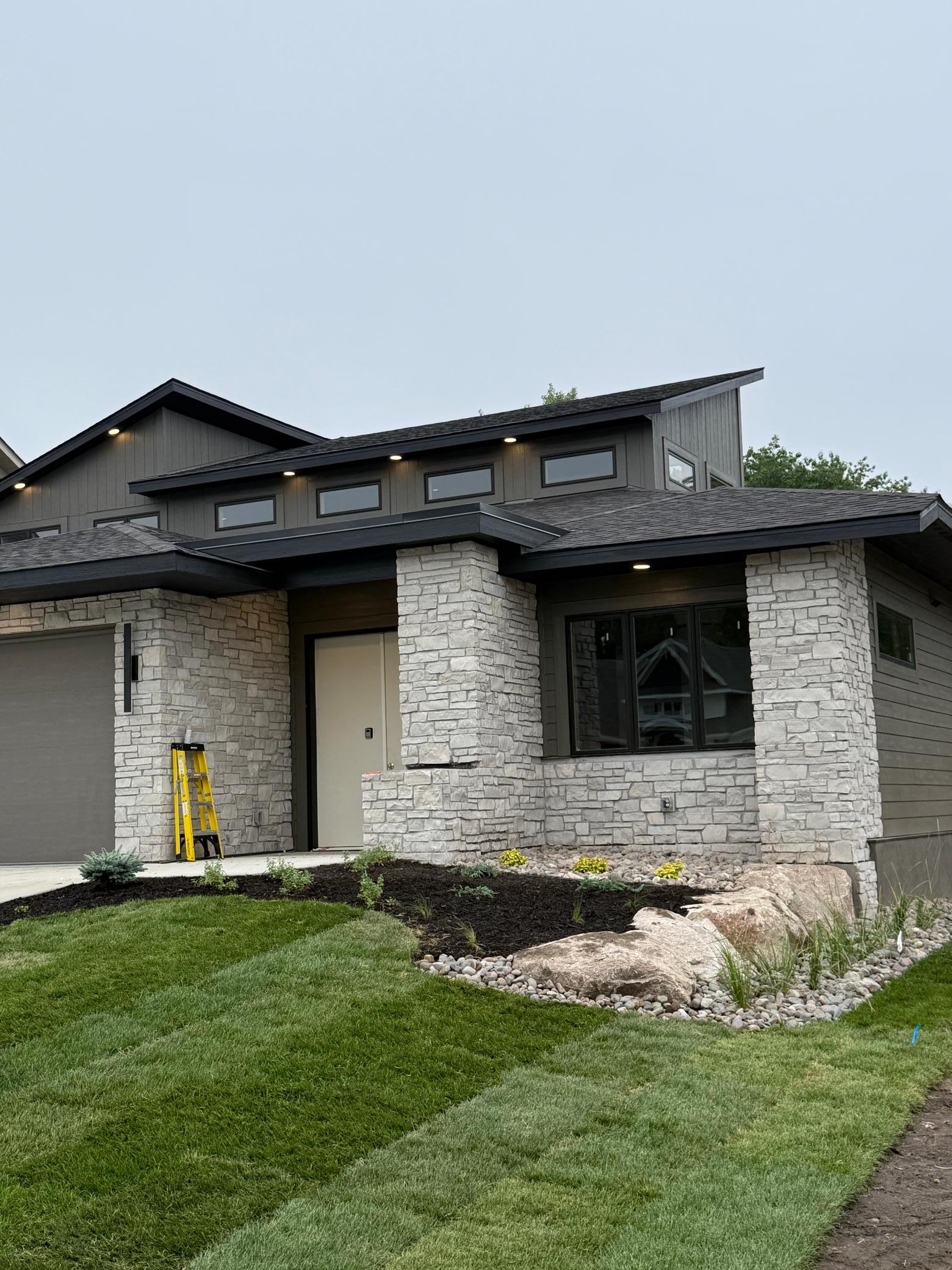 719 Ensconced Way, Chaska, MN 55318