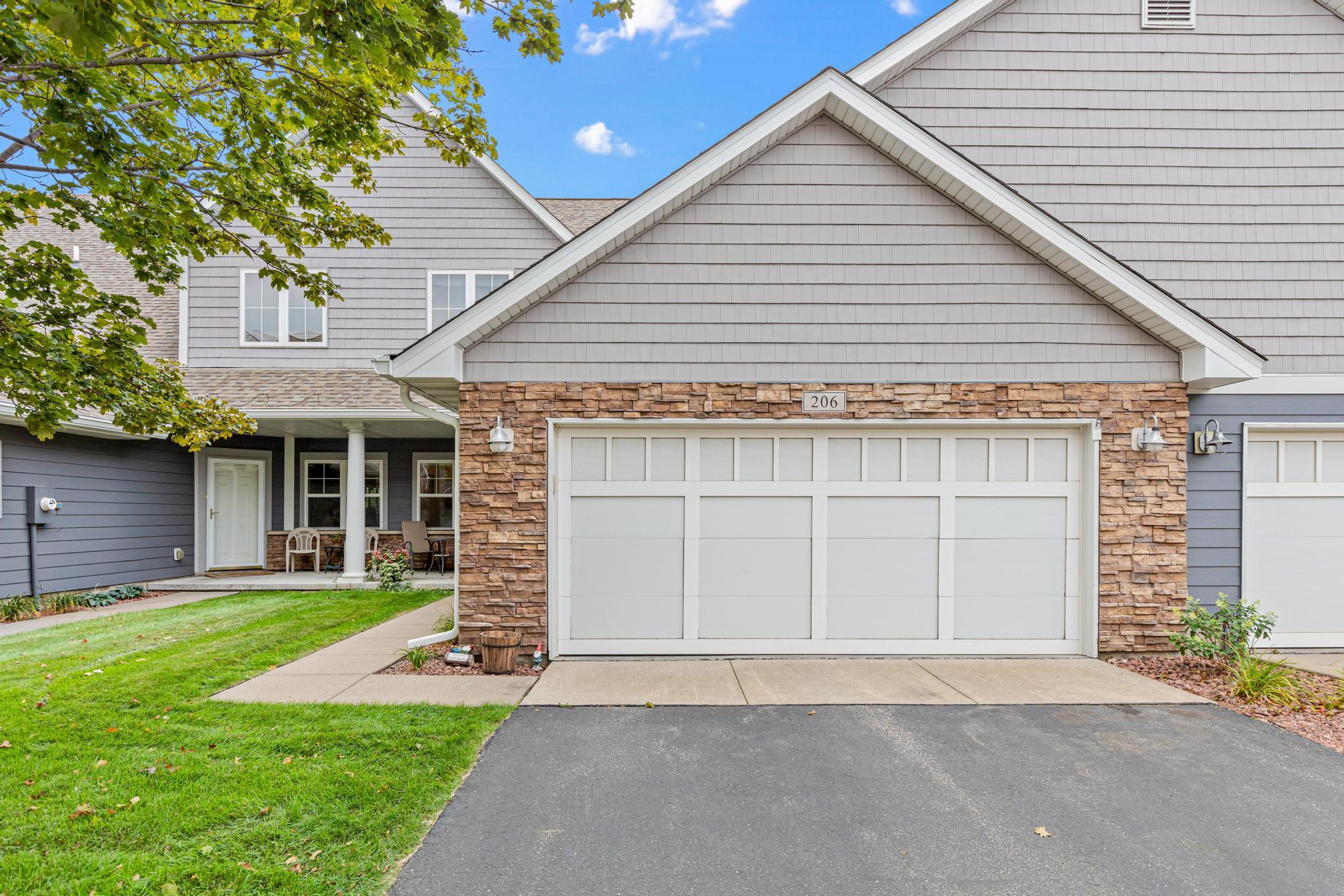 206 Alberta Ln, Little Canada, MN 55117