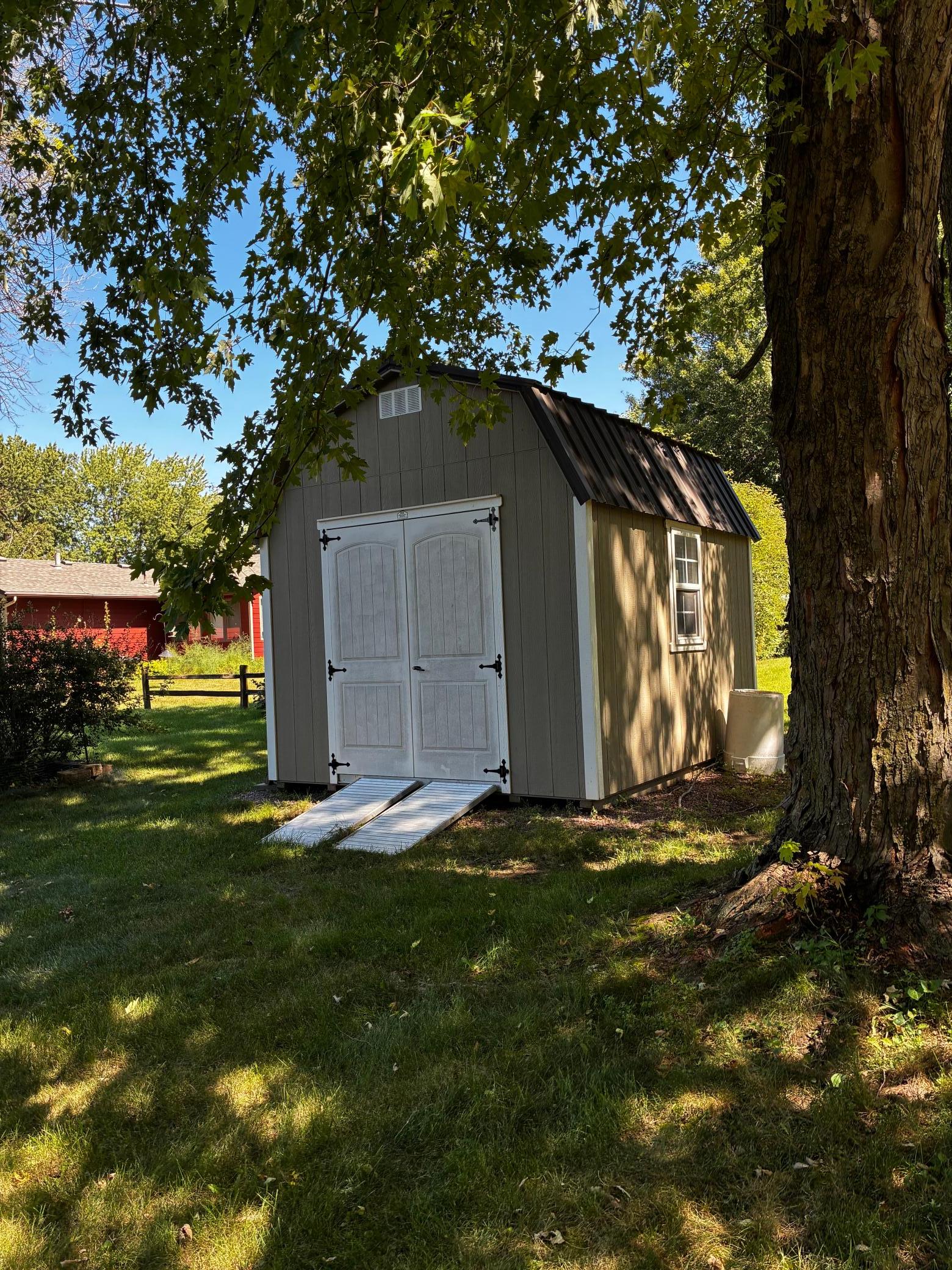 1960 Willow Ave, Worthington, MN 56187
