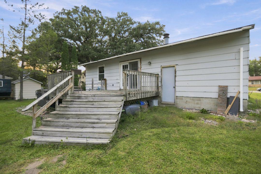 417 7th Ave NW, Waseca, MN 56093