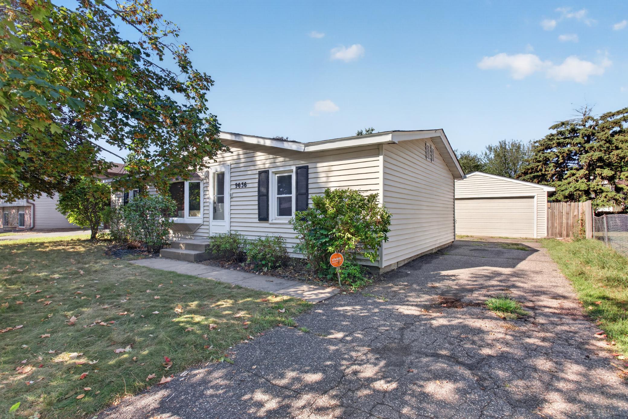 9636 Heath Ave S, Cottage Grove, MN 55016