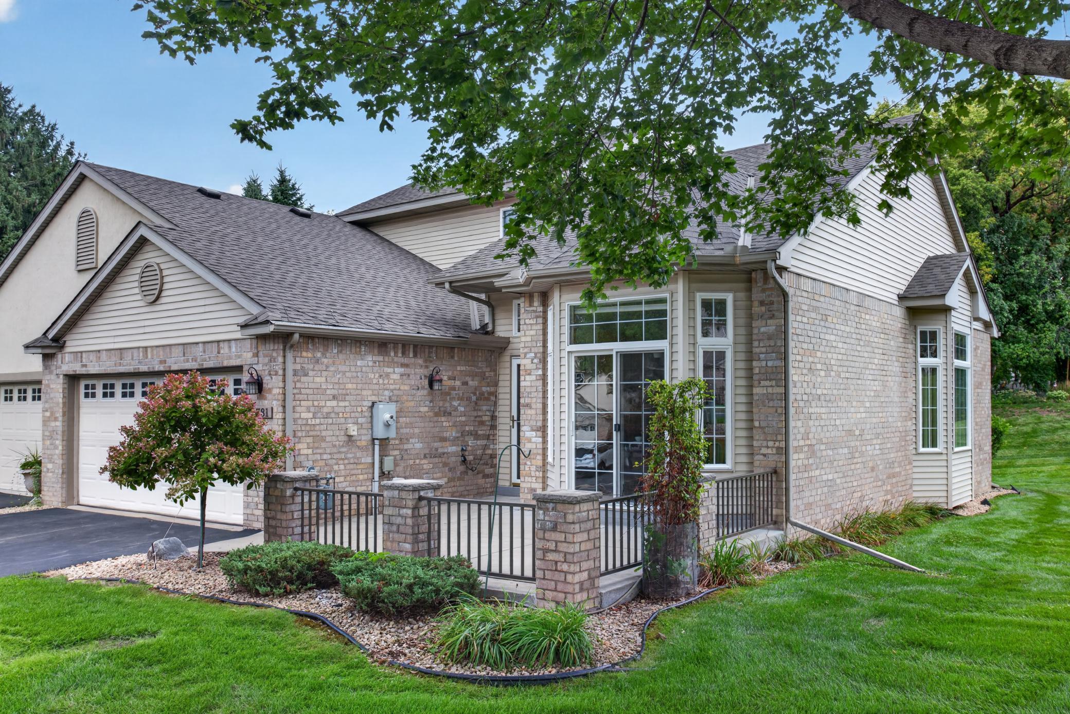 3781 Burgundy Dr, Eagan, MN 55122