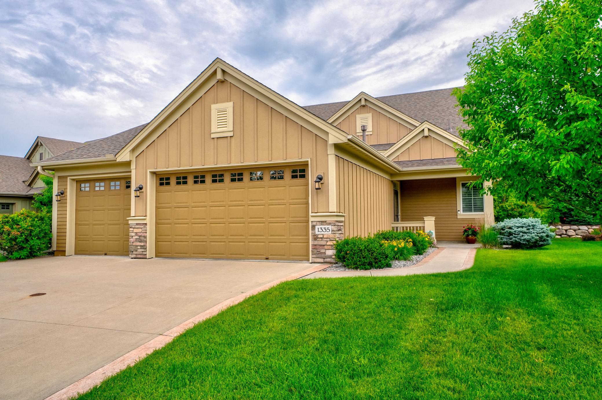 1335 Palisade Pa, Woodbury, MN 55129