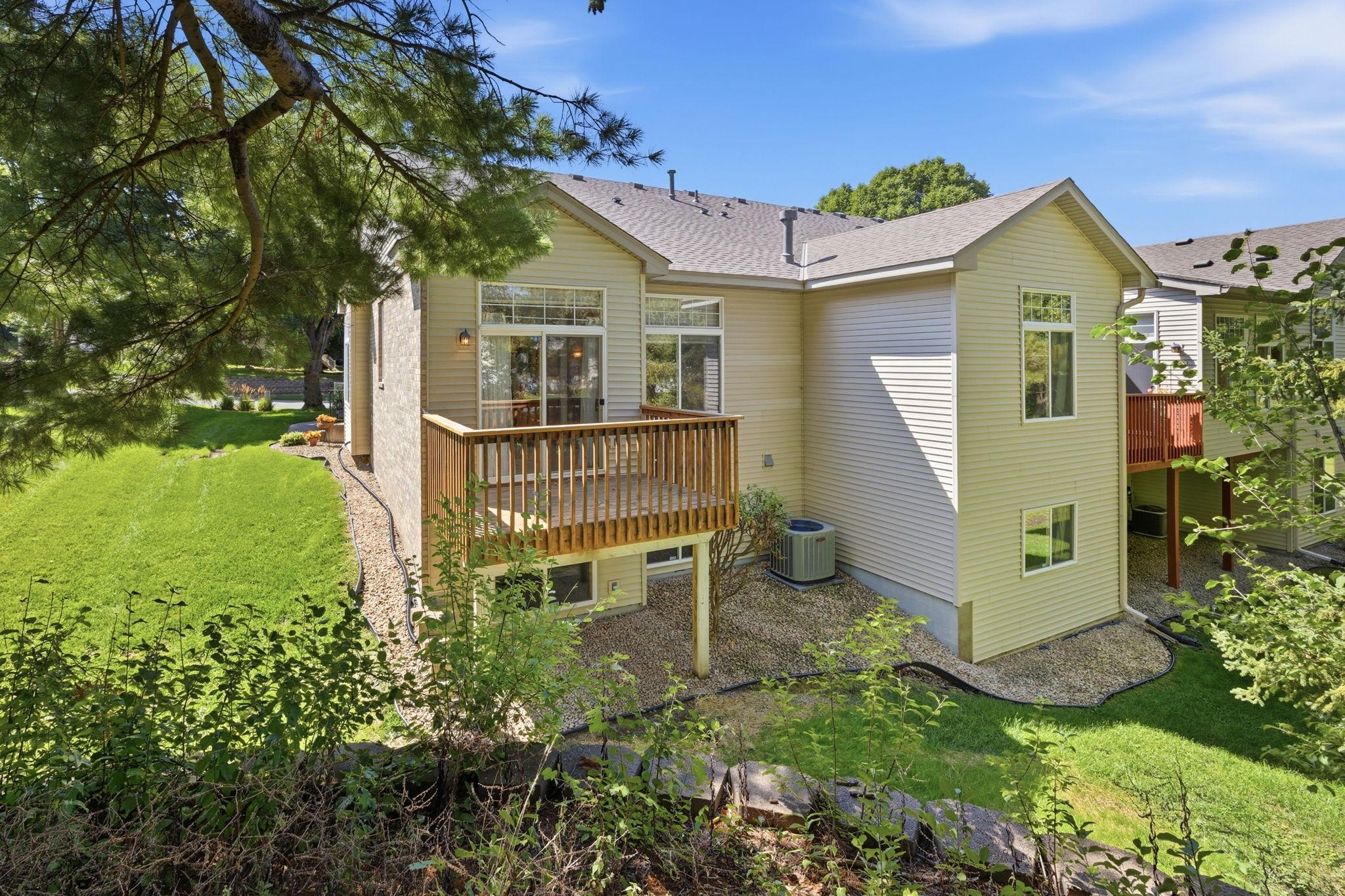 3771 Burgundy Dr, Eagan, MN 55122