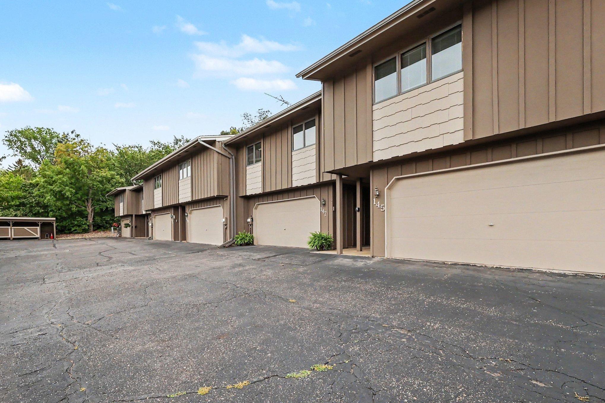 147 Kingswood Dr, Red Wing, MN 55066