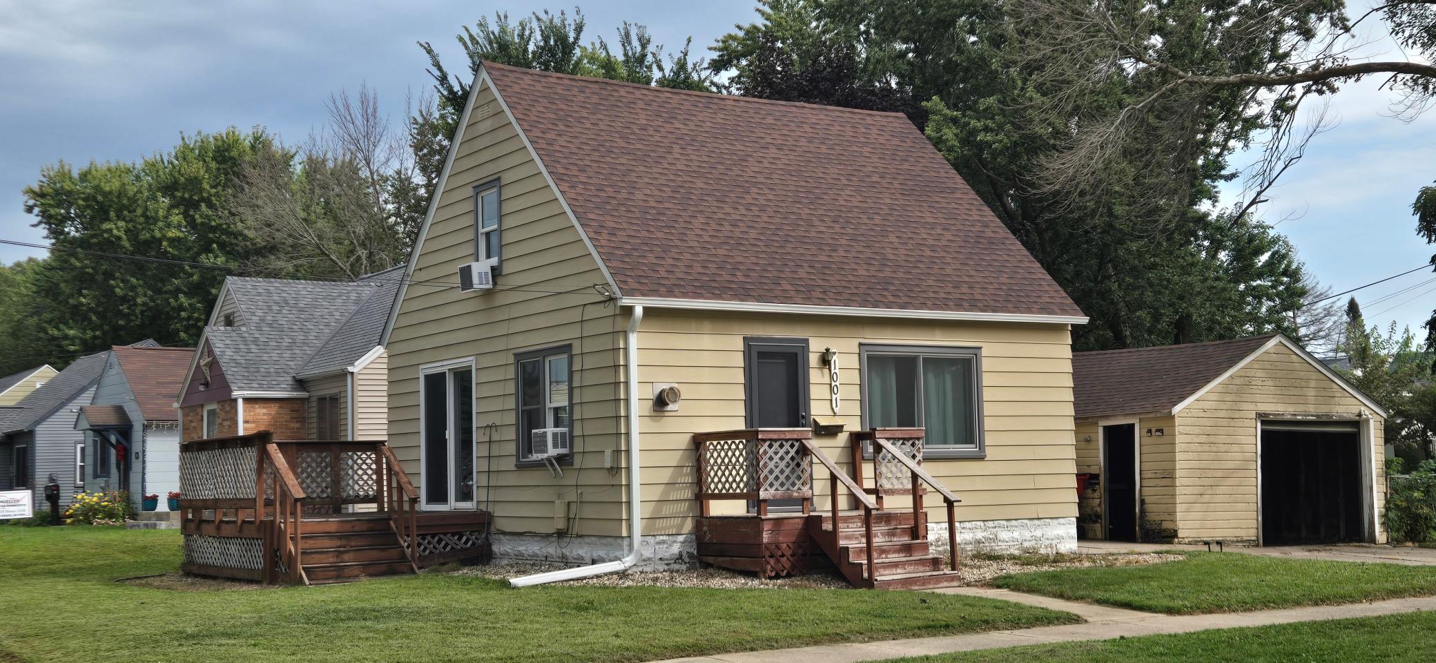 1001 8th St SE, Austin, MN 55912