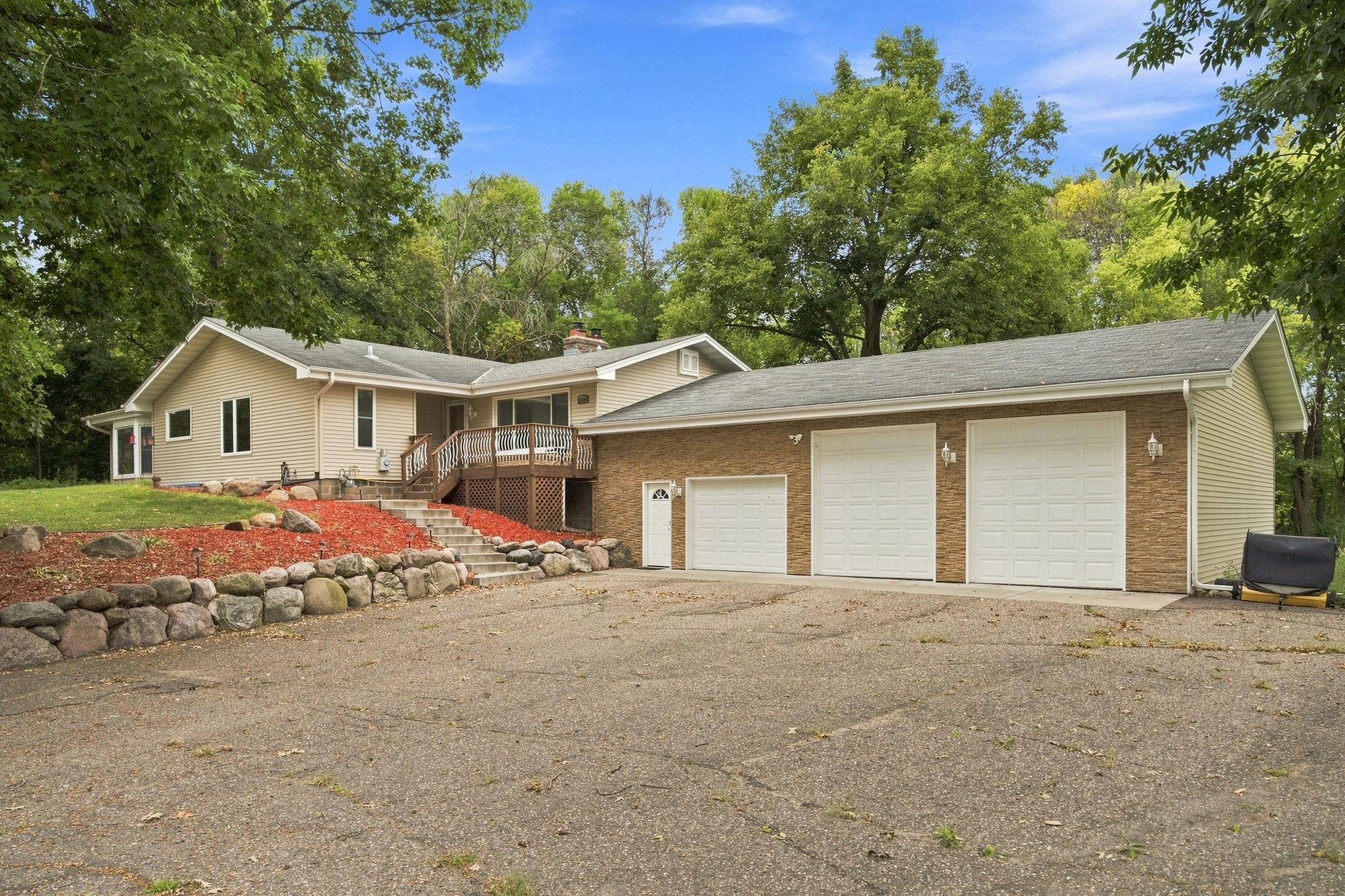 20840 Hidden Ponds Dr, Rogers, MN 55374