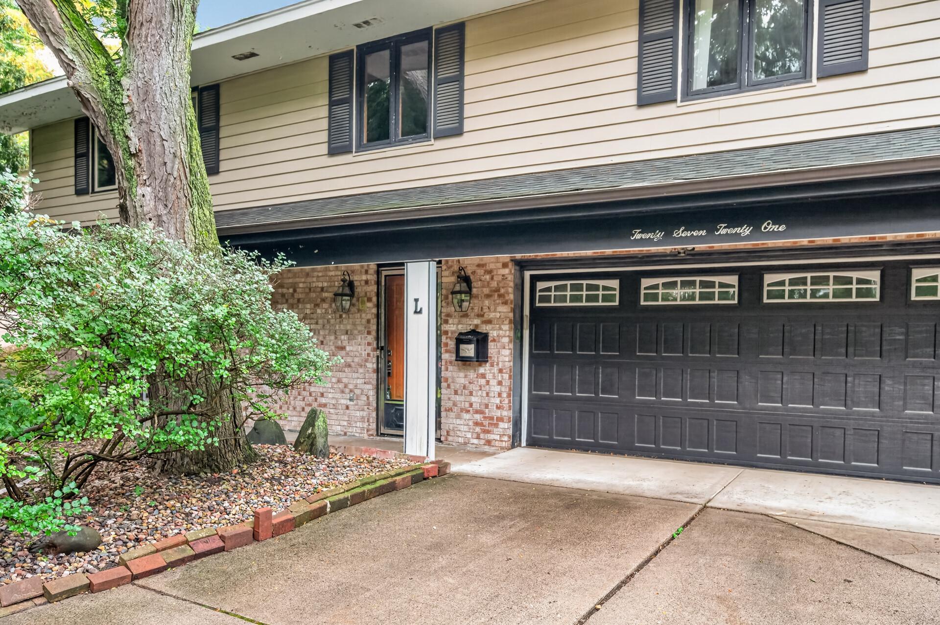 2721 June Ave N, Golden Valley, MN 55422